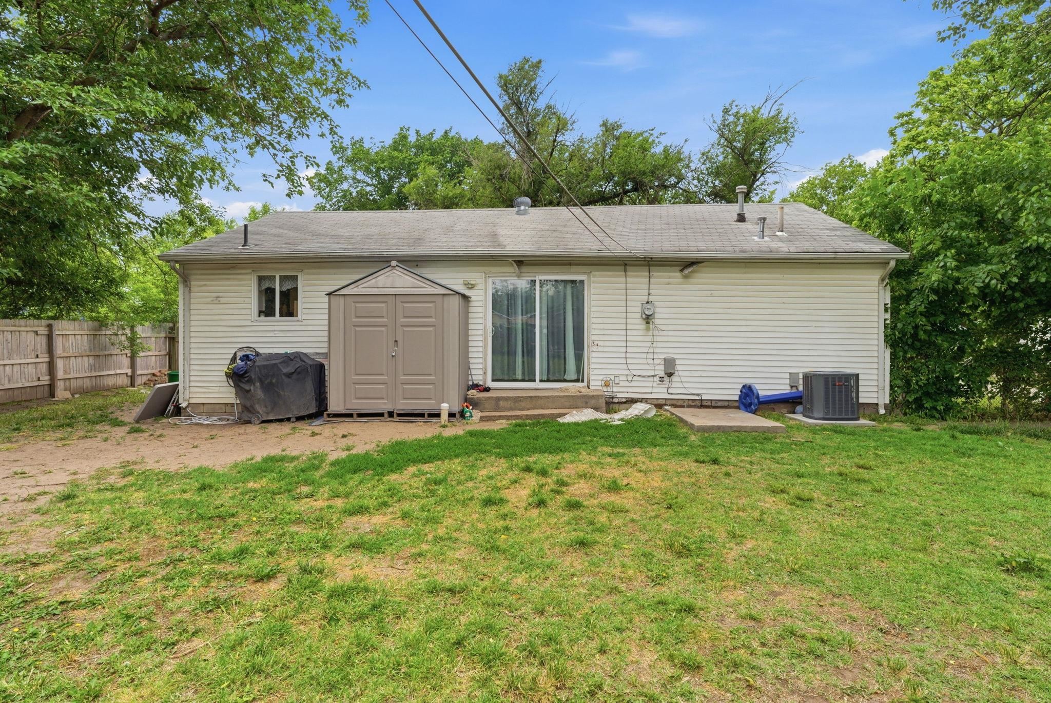 1836 S Bonn Wichita KS 67213