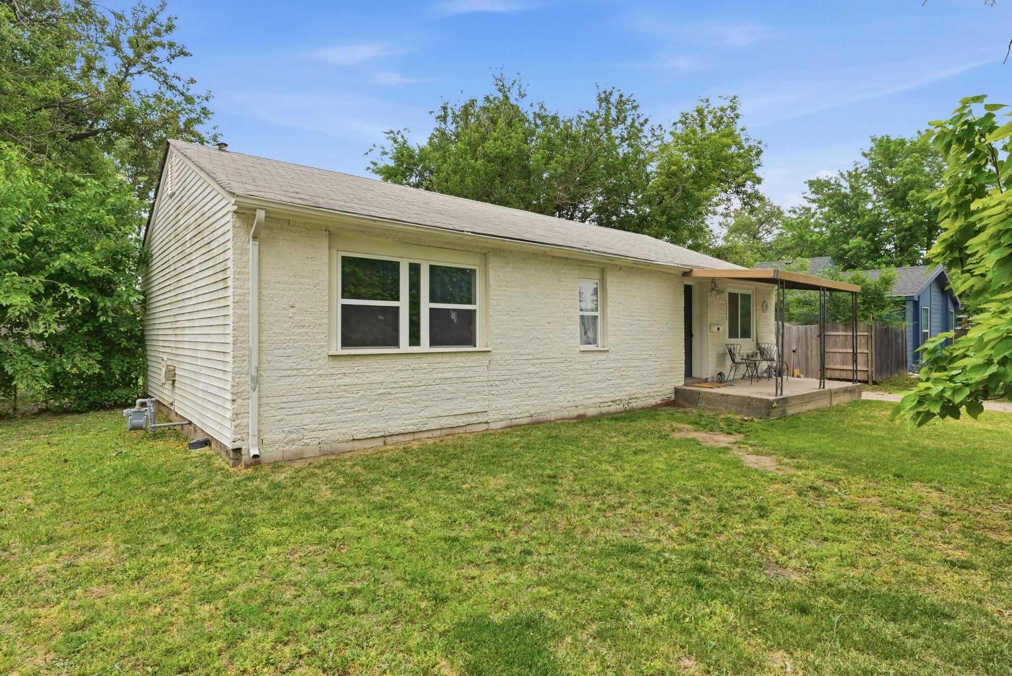 1836 S Bonn Wichita KS 67213