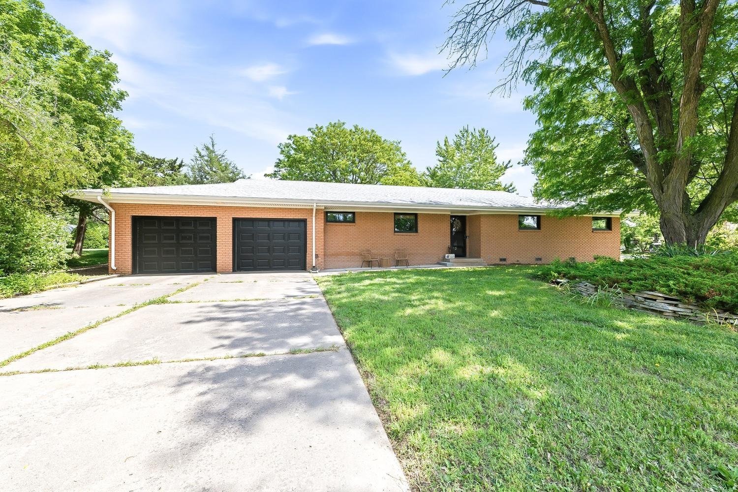230 S Westview Andover KS 67002