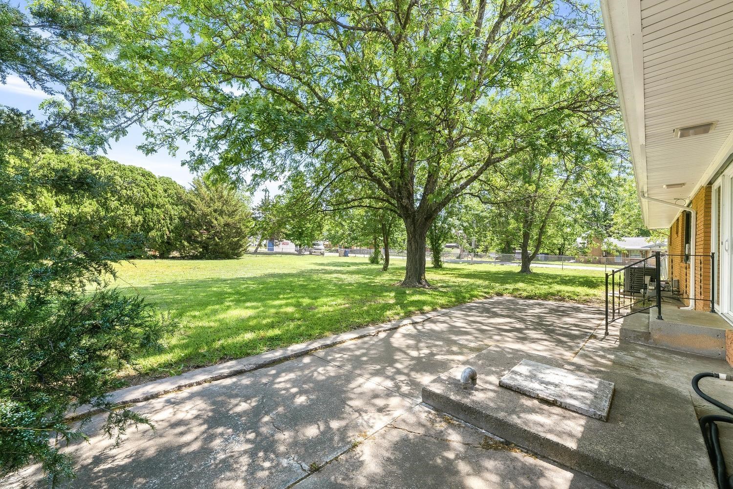230 S Westview Andover KS 67002