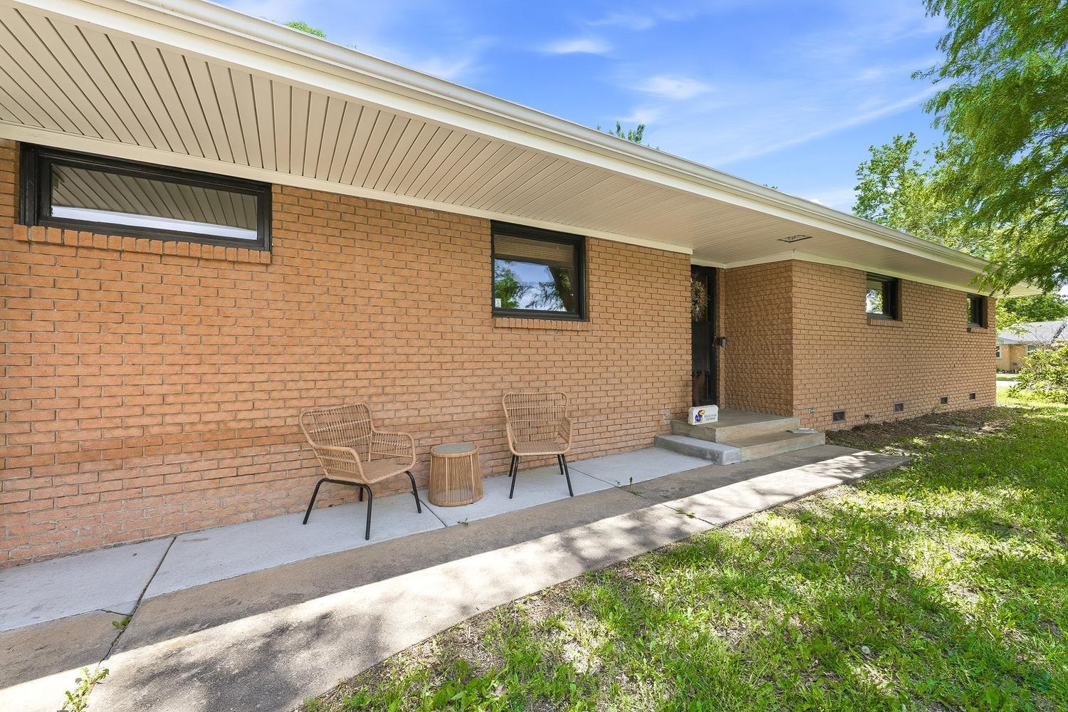 230 S Westview Andover KS 67002