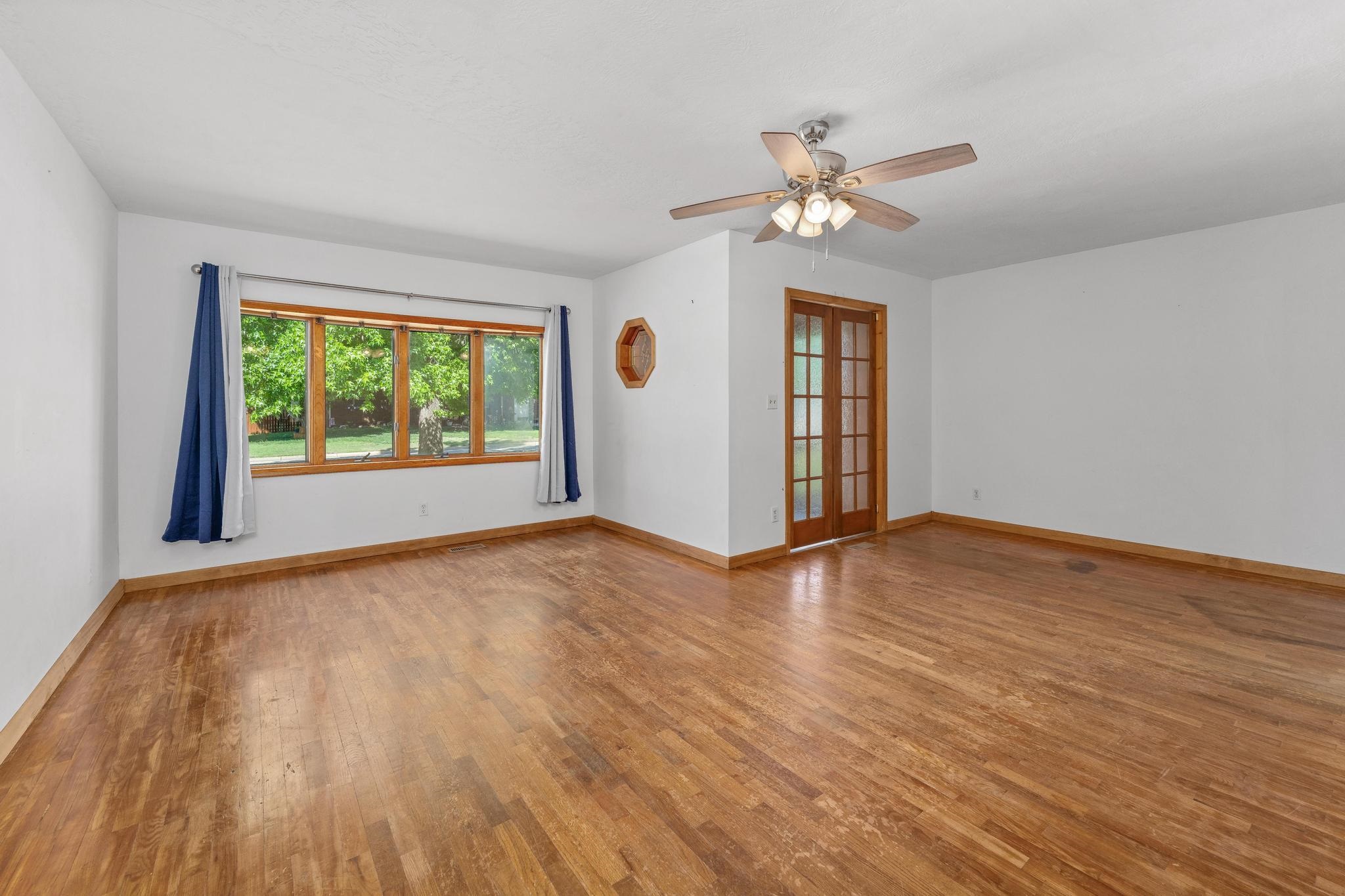1319 N Poplar Street Wellington KS 67152