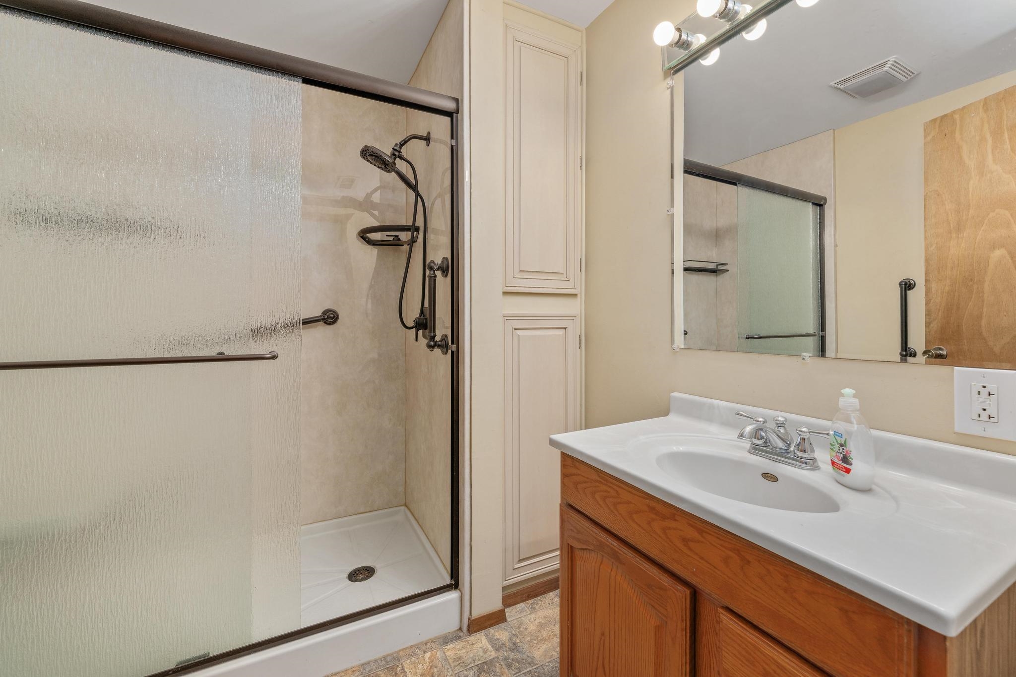 1319 N Poplar Street Wellington KS 67152