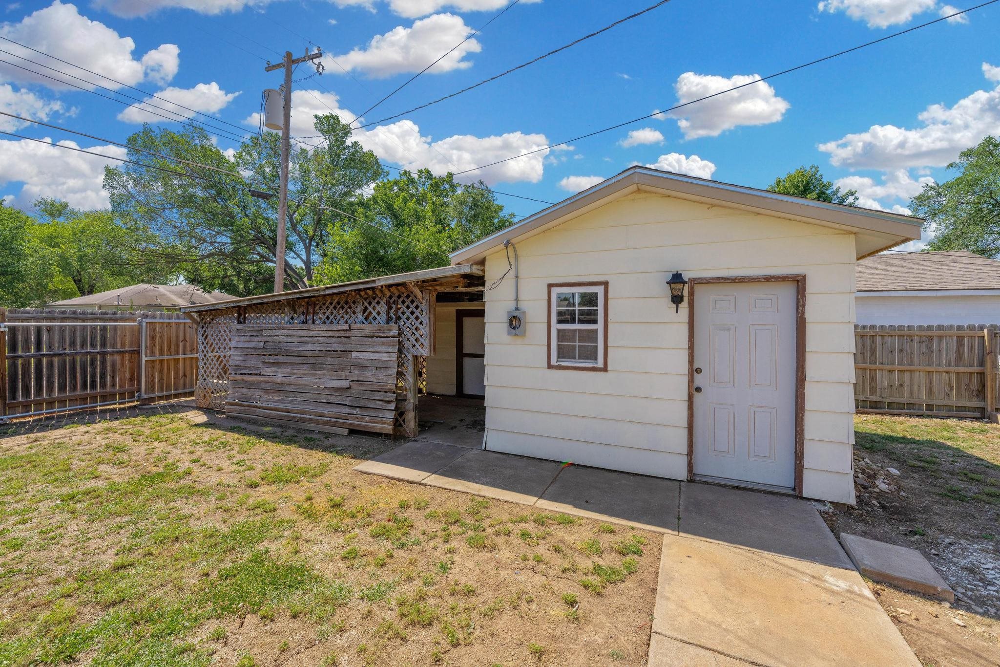 1319 N Poplar Street Wellington KS 67152