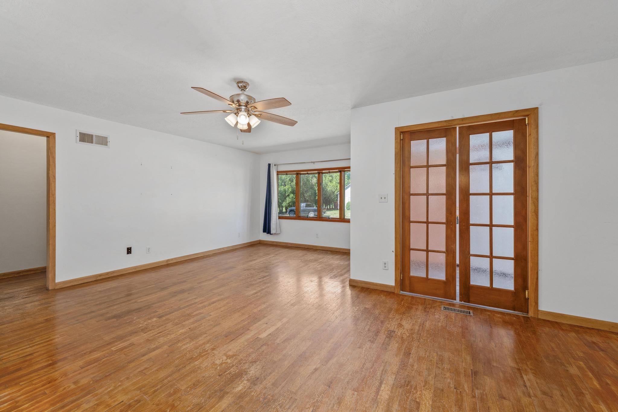 1319 N Poplar Street Wellington KS 67152