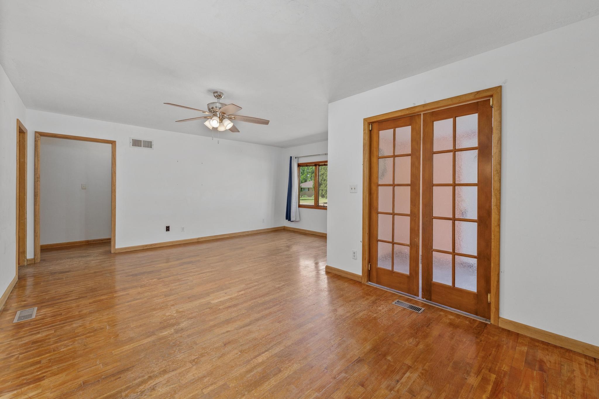 1319 N Poplar Street Wellington KS 67152
