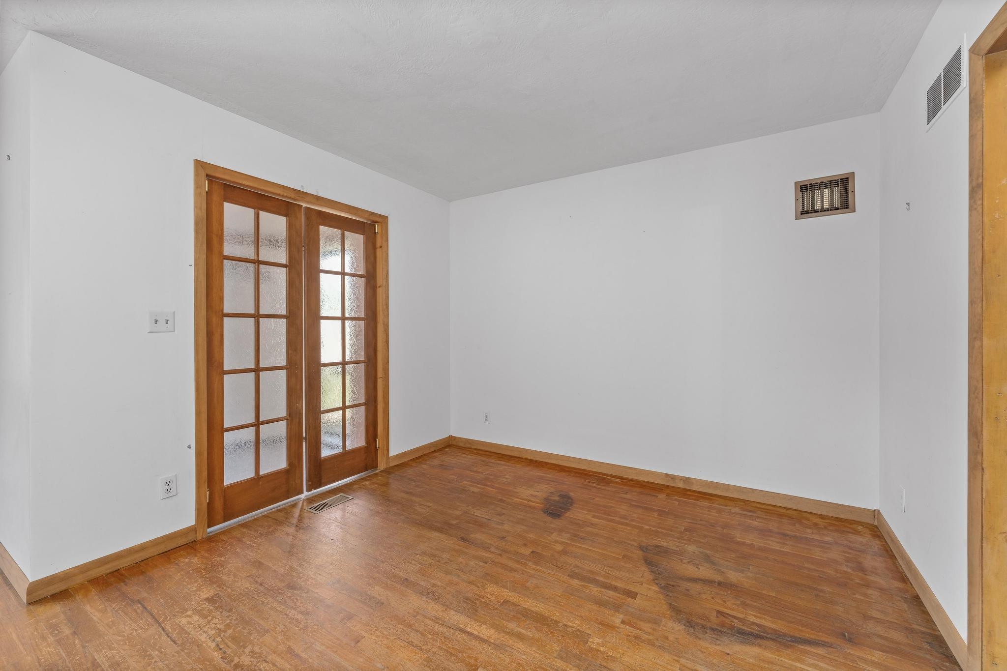 1319 N Poplar Street Wellington KS 67152