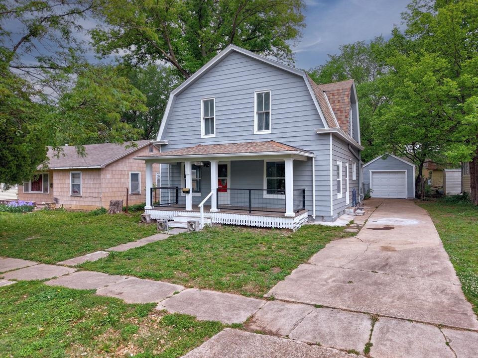 1516 E 11th Avenue Winfield KS 67156