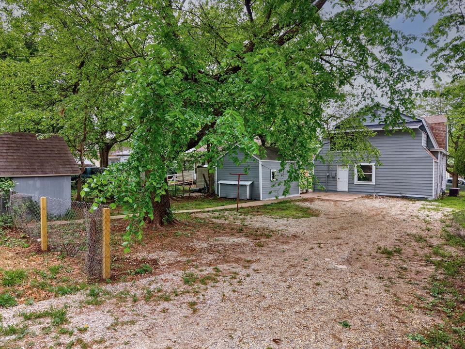 1516 E 11th Avenue Winfield KS 67156