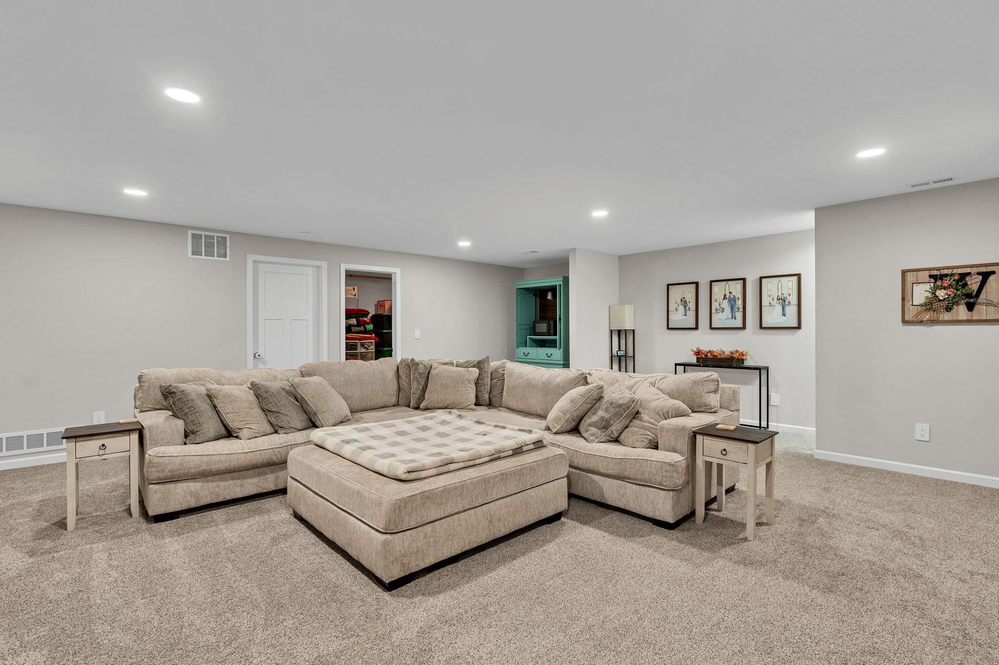 291 W Dusk Drive Rose Hill KS 67133