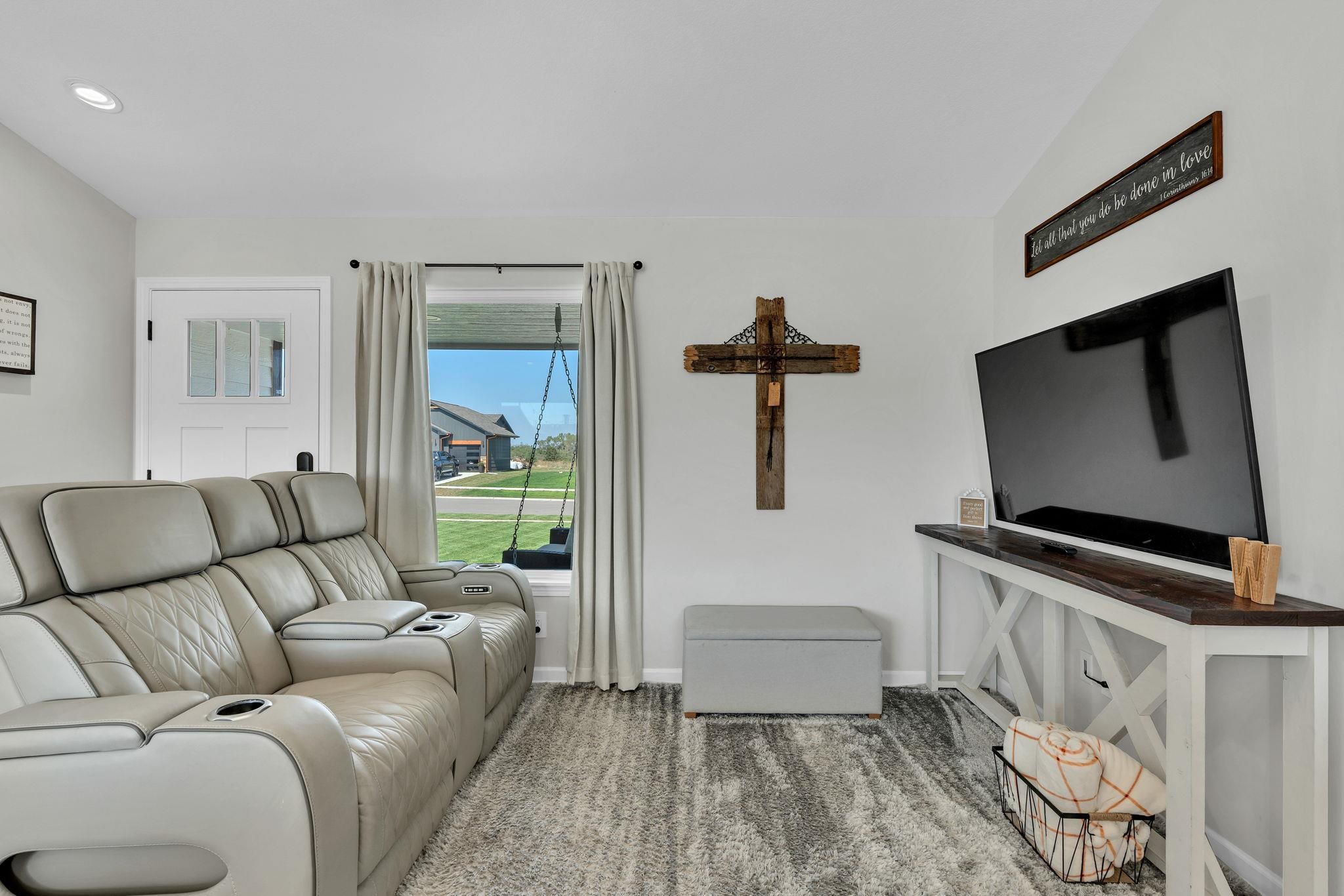 291 W Dusk Drive Rose Hill KS 67133