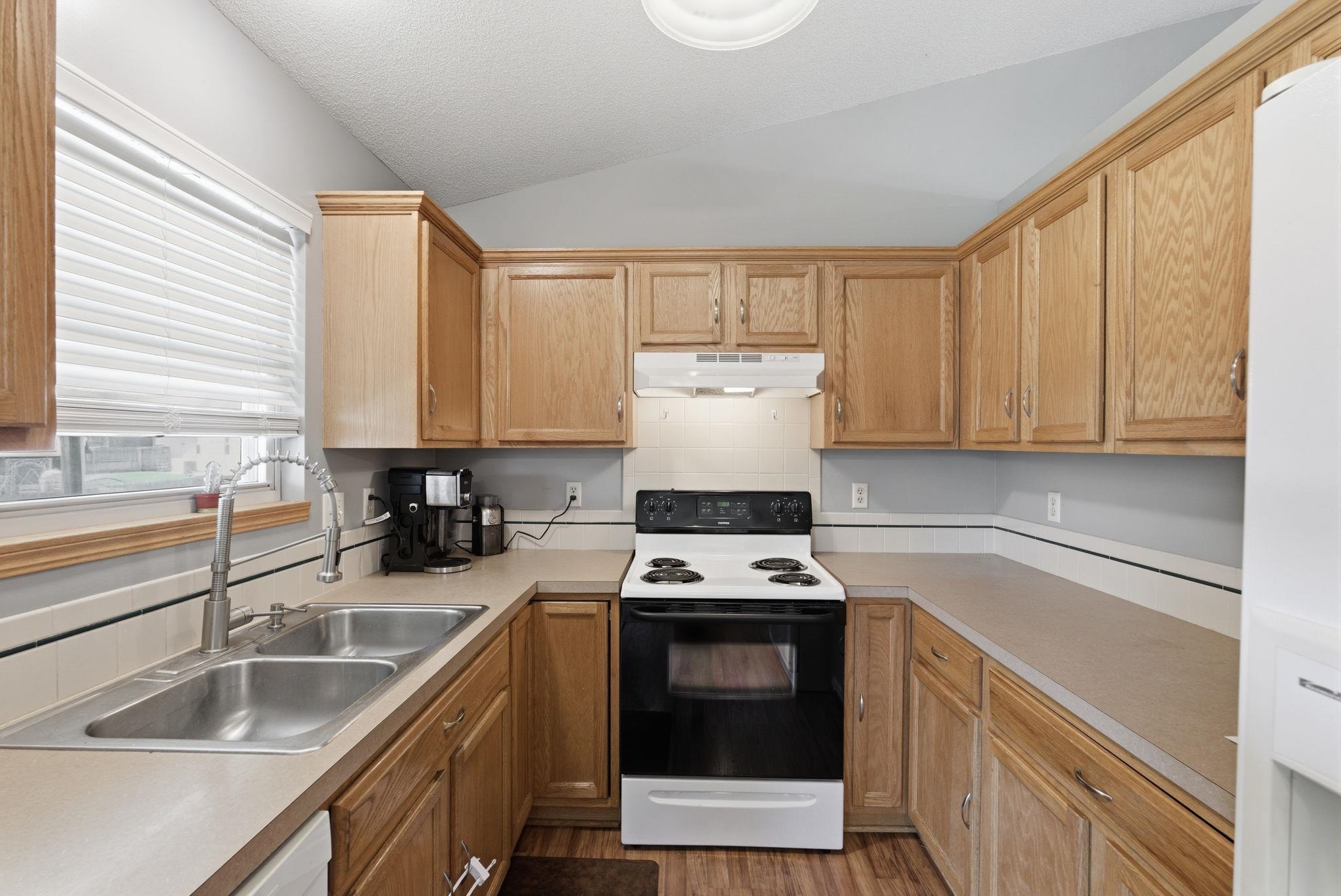 941 E Forest Court Haysville KS 67060