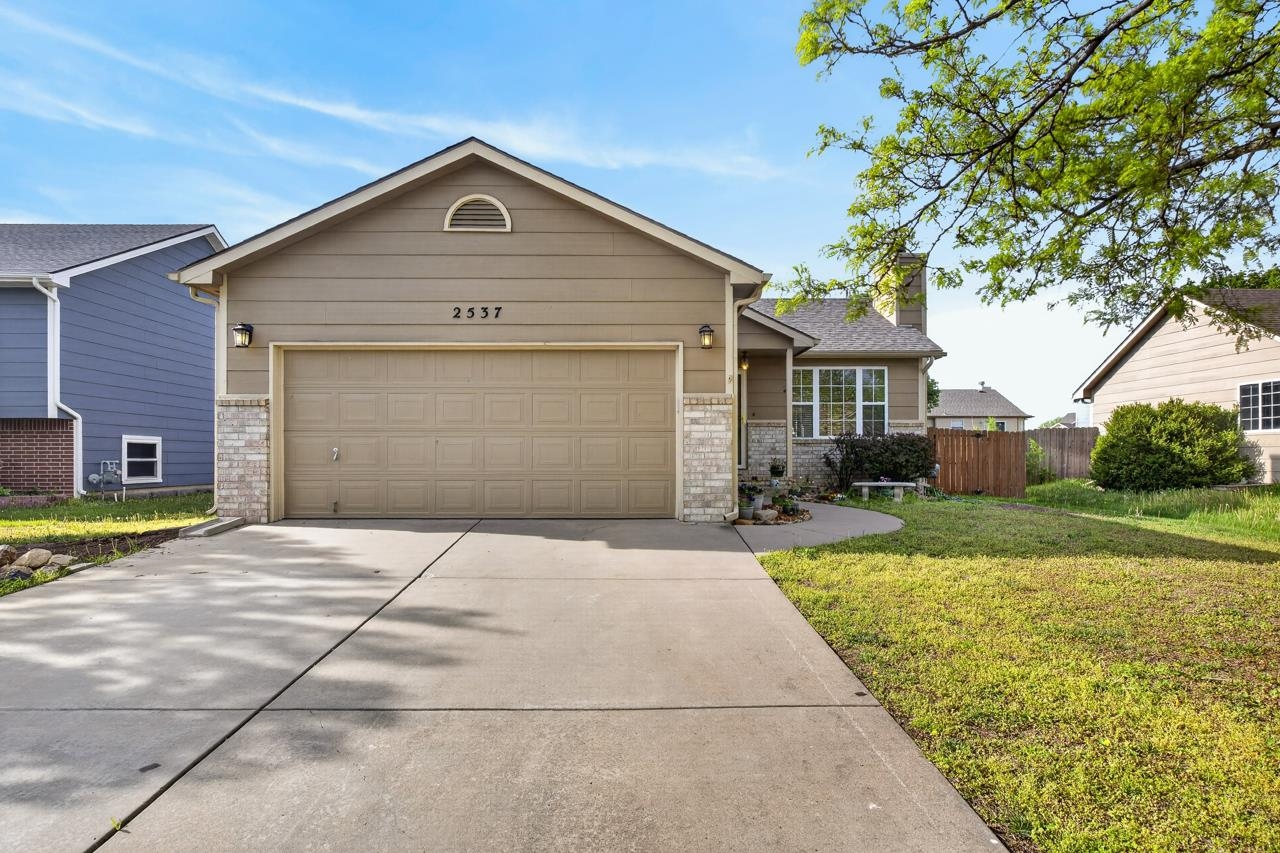 2537 E Fairchild Street Park City KS 67219