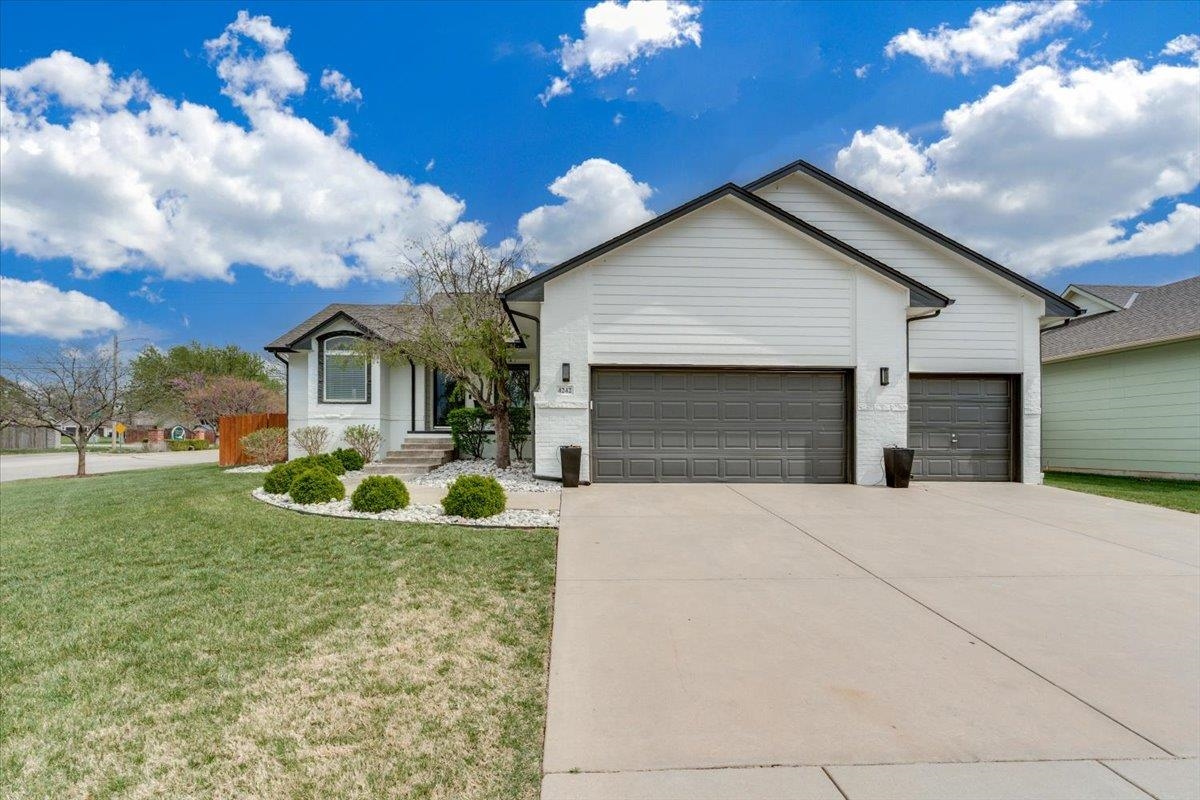 4242 N Dellrose Street Wichita KS 67220