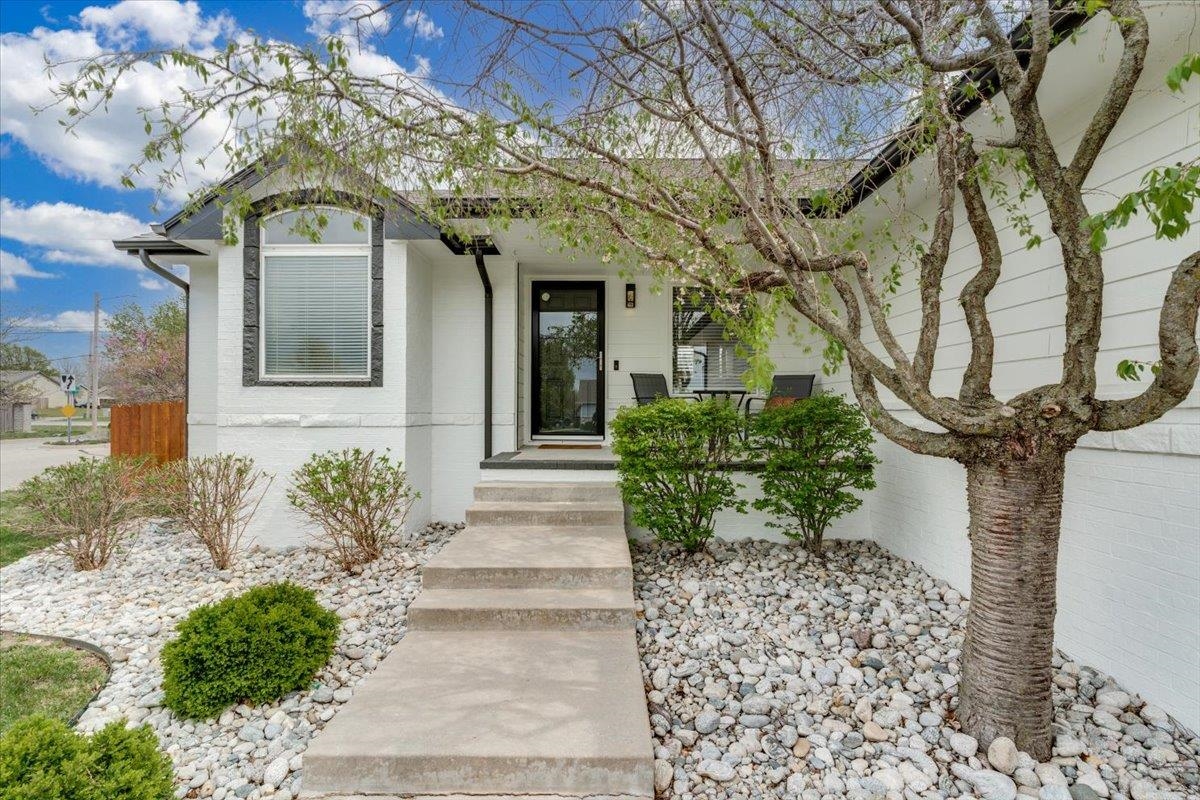 4242 N Dellrose Street Wichita KS 67220