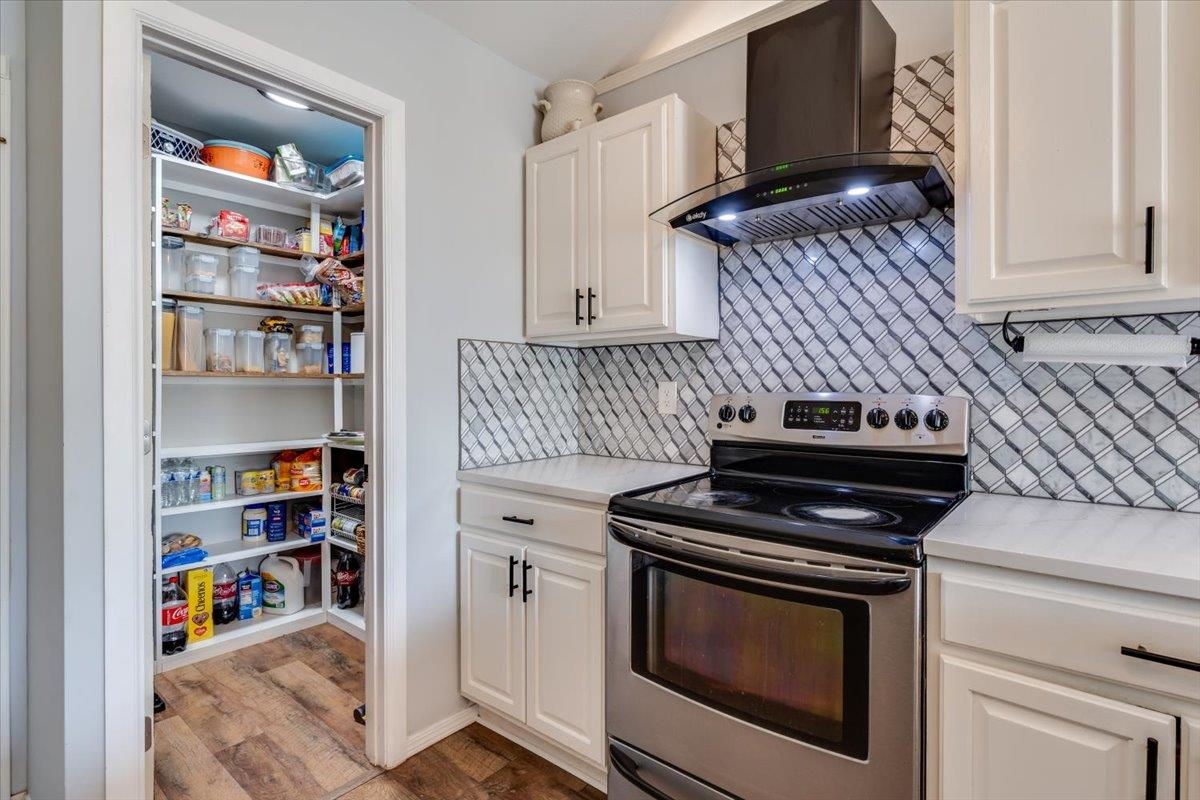 4242 N Dellrose Street Wichita KS 67220