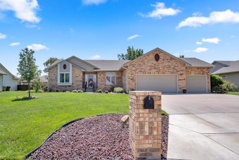 403 Witmarsum West North Newton KS 67117