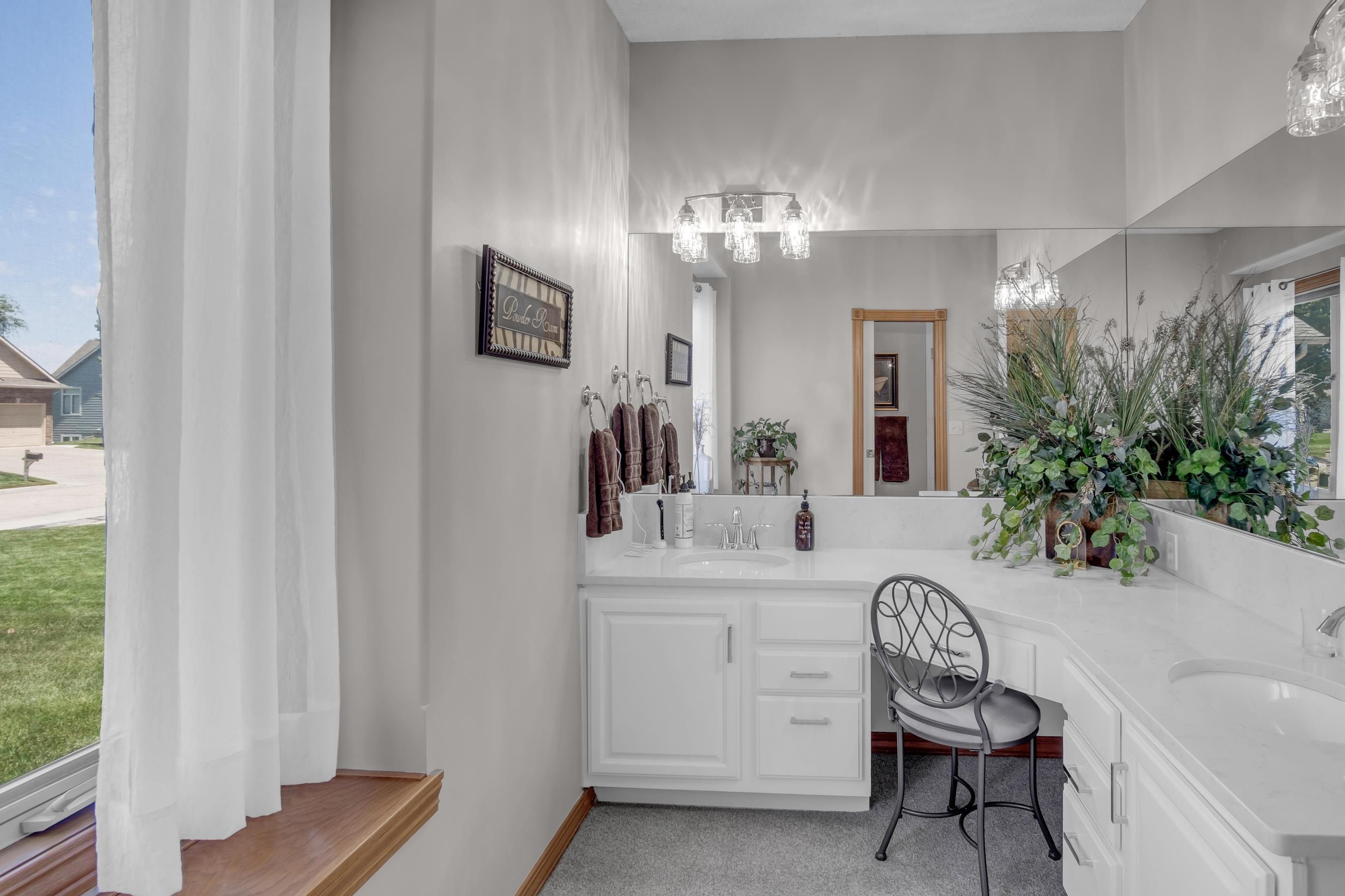 403 Witmarsum West North Newton KS 67117