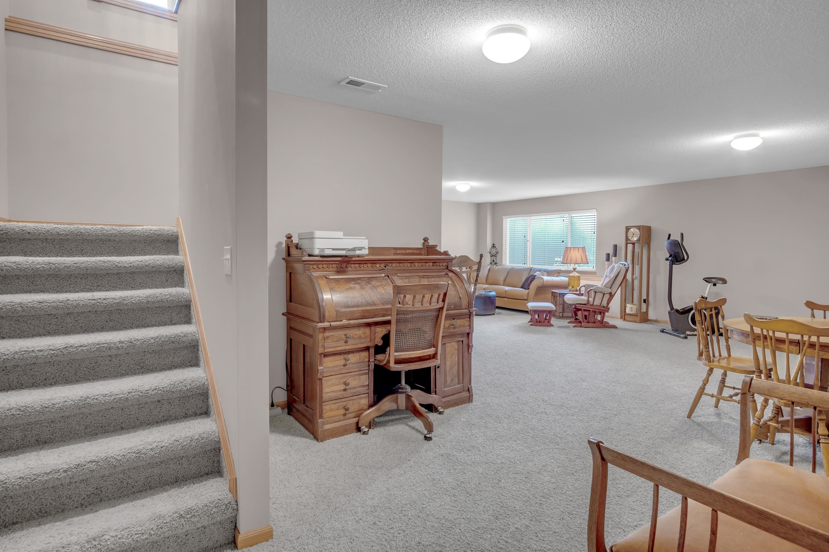 403 Witmarsum West North Newton KS 67117