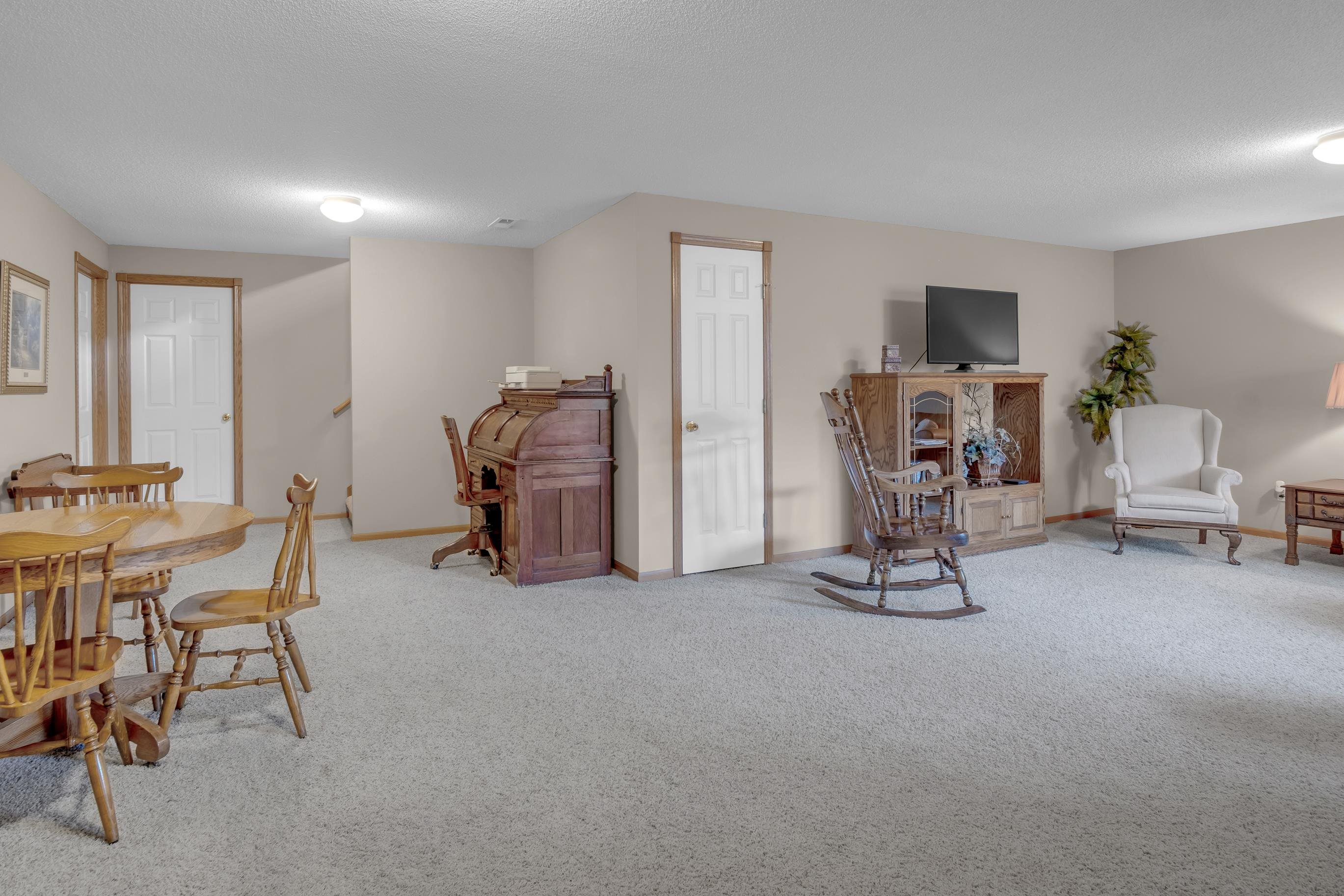 403 Witmarsum West North Newton KS 67117