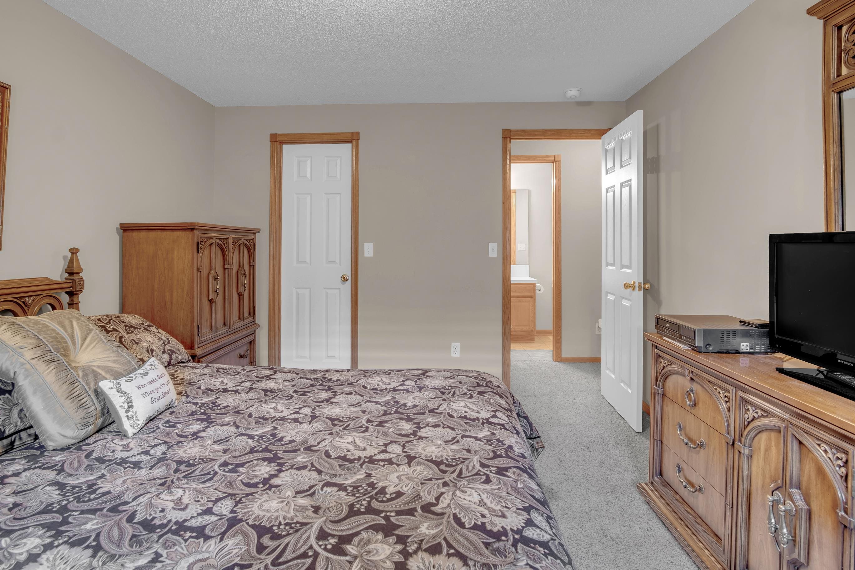 403 Witmarsum West North Newton KS 67117
