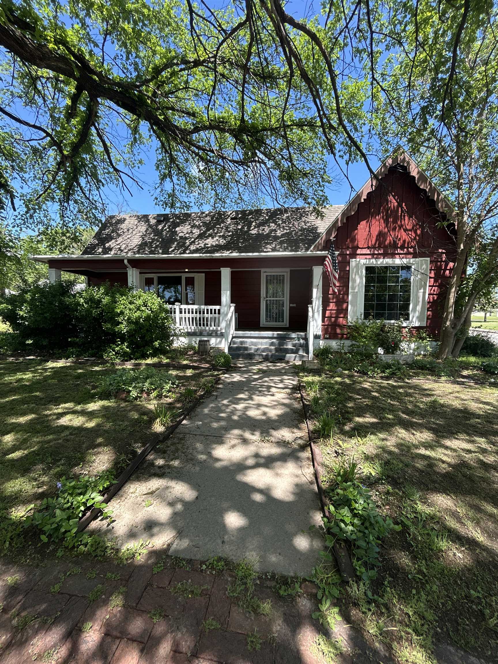 323 E 8th Street Wellington KS 67152