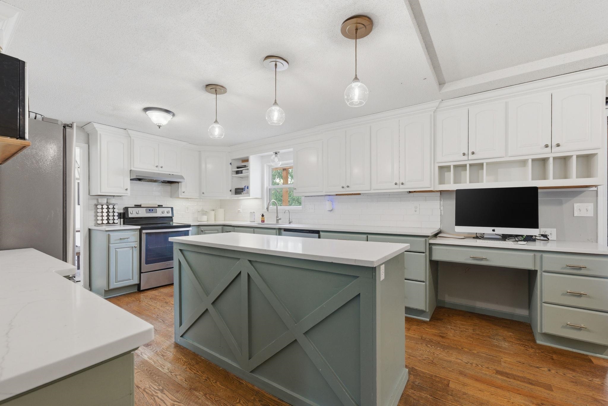 4645 N Hillcrest Avenue Bel Aire KS 67220