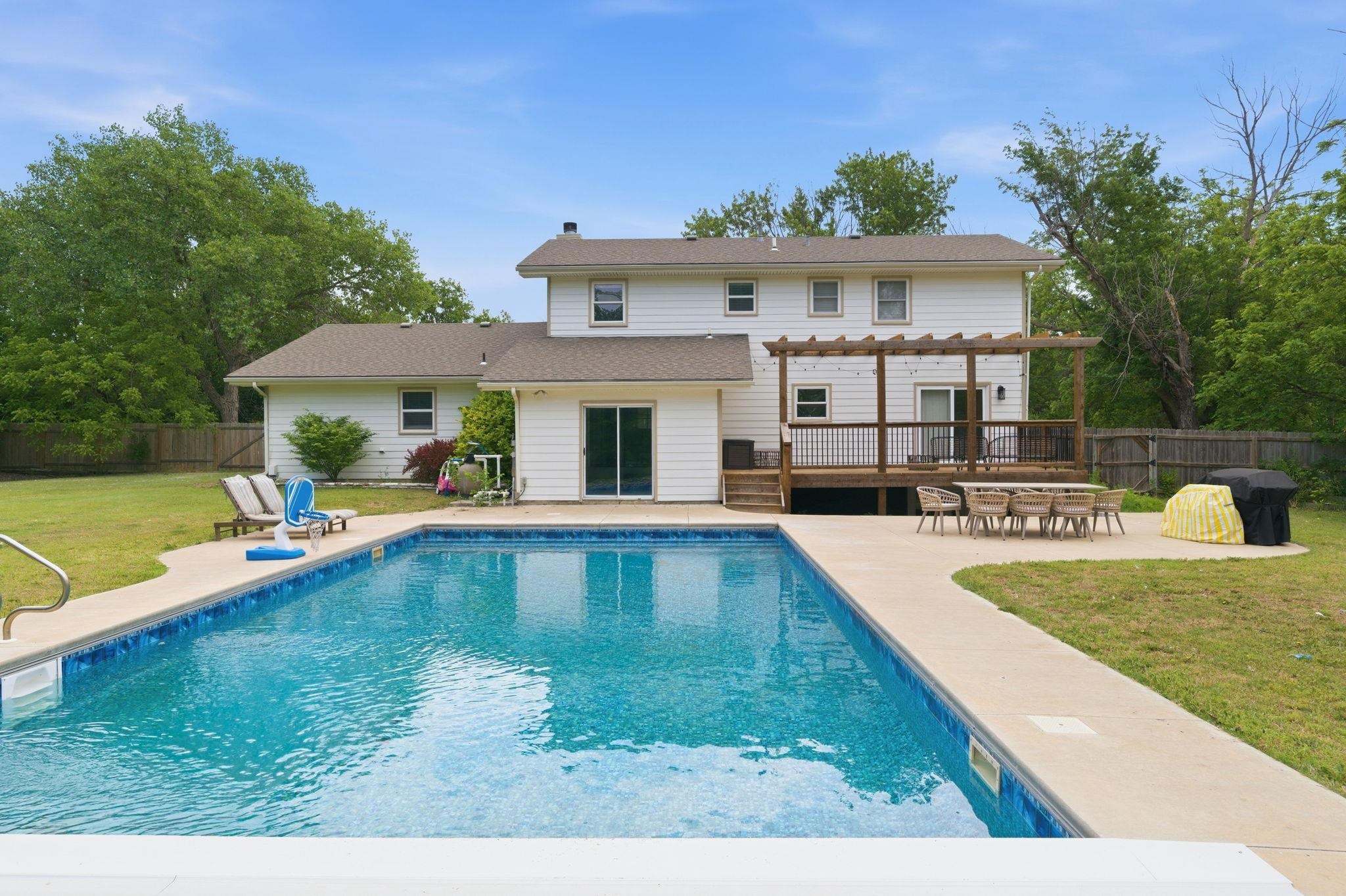 4645 N Hillcrest Avenue Bel Aire KS 67220