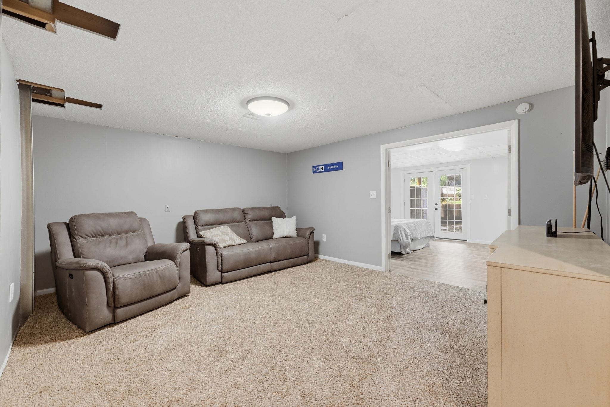 4645 N Hillcrest Avenue Bel Aire KS 67220