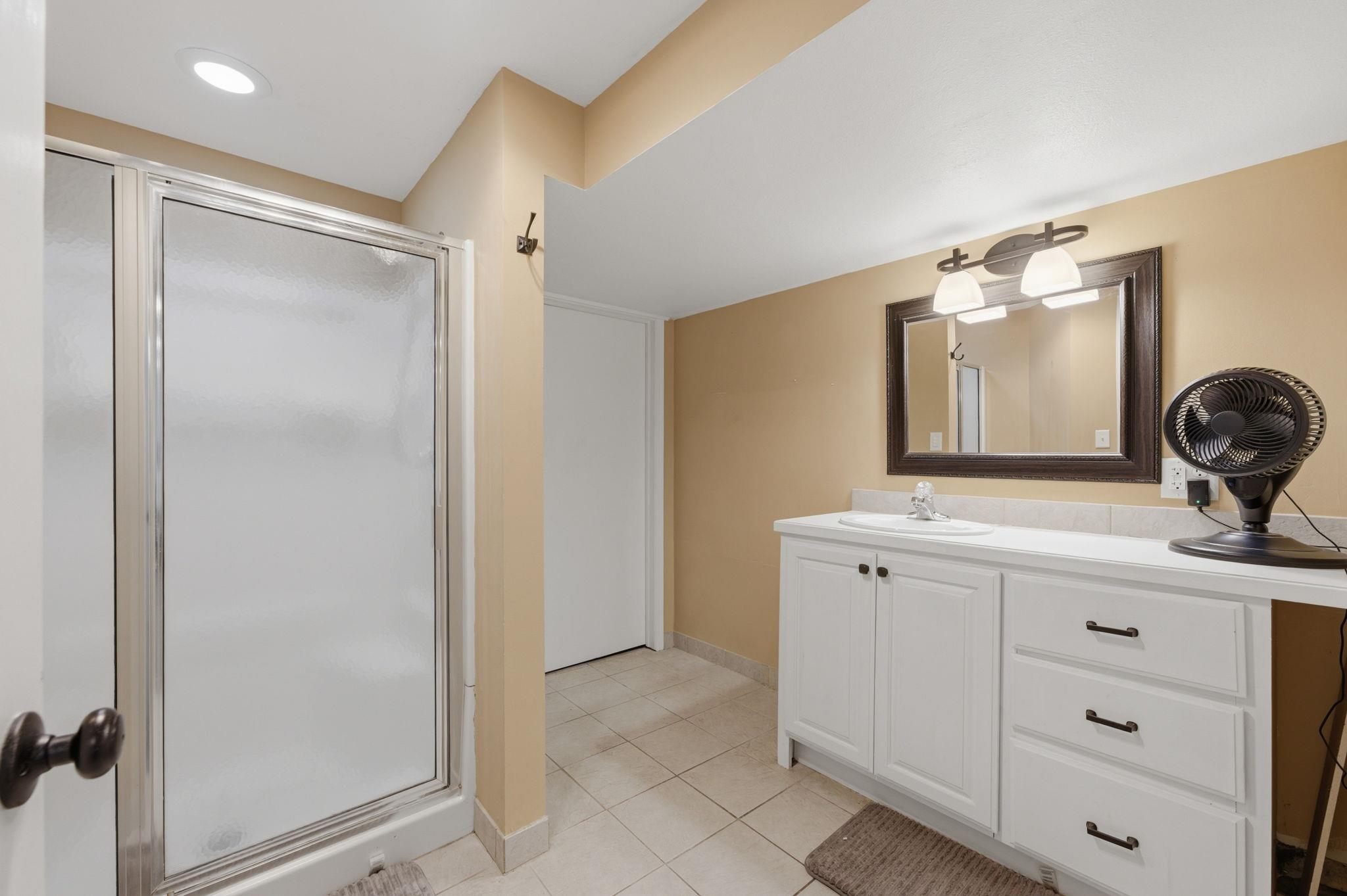 4645 N Hillcrest Avenue Bel Aire KS 67220