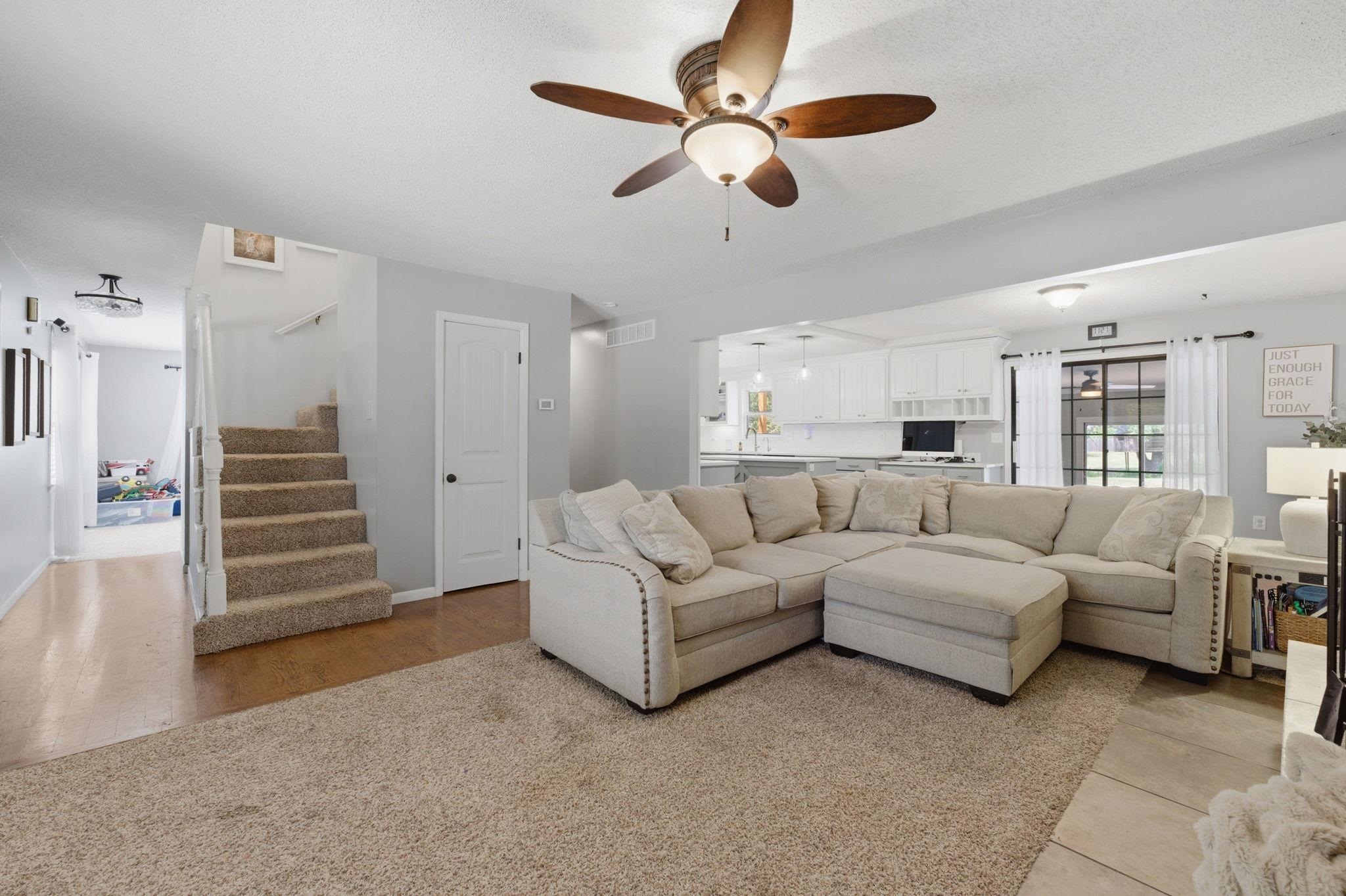 4645 N Hillcrest Avenue Bel Aire KS 67220