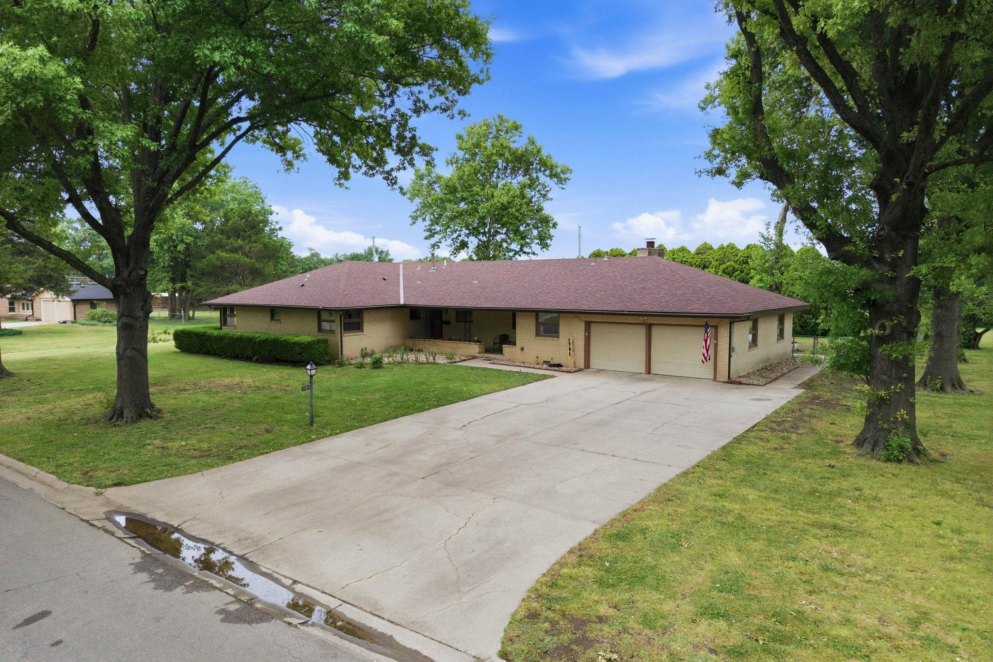 1701 N Sunset Drive Augusta KS 67010