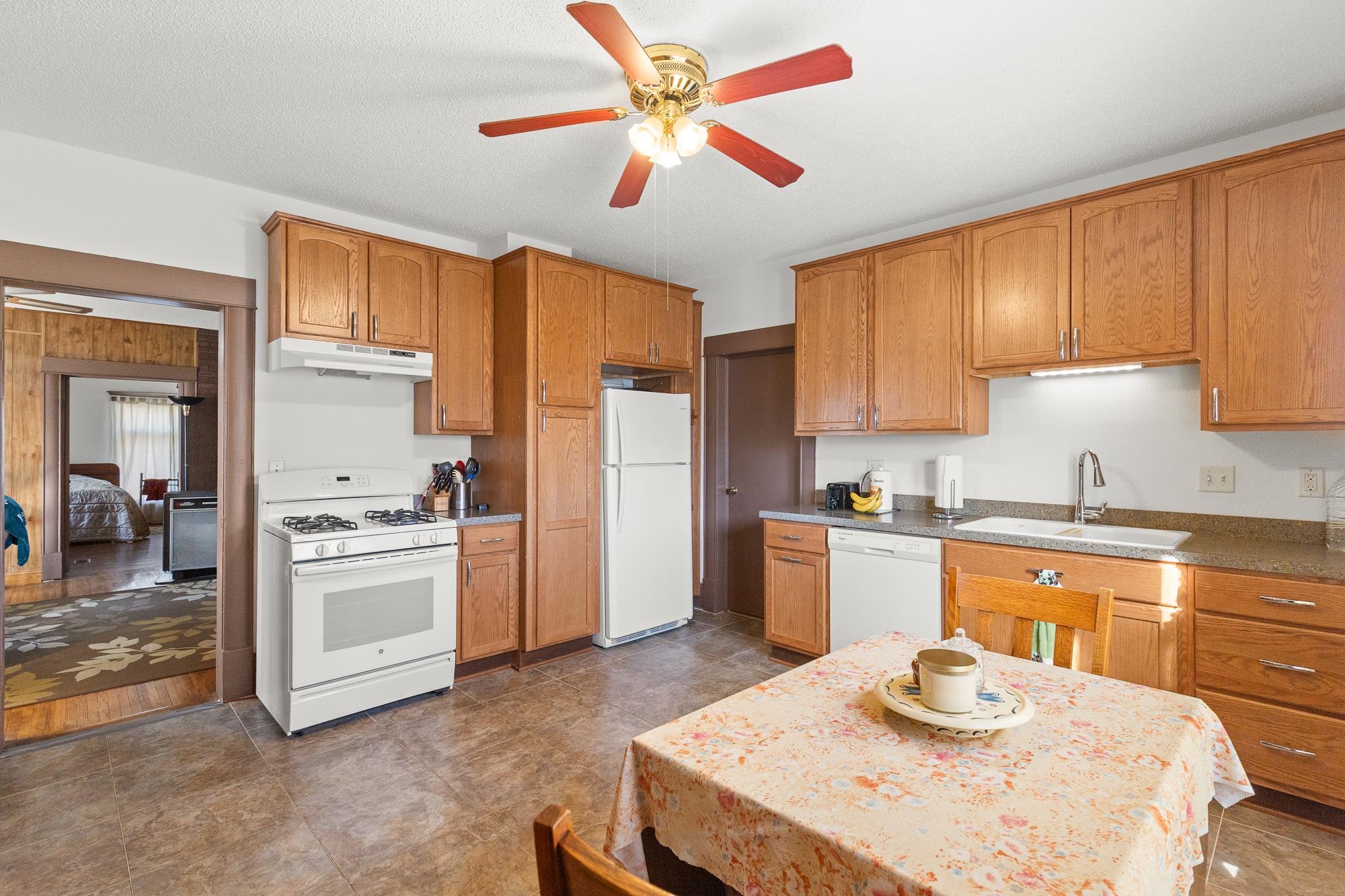 109 E 2nd Street Haven KS 67543