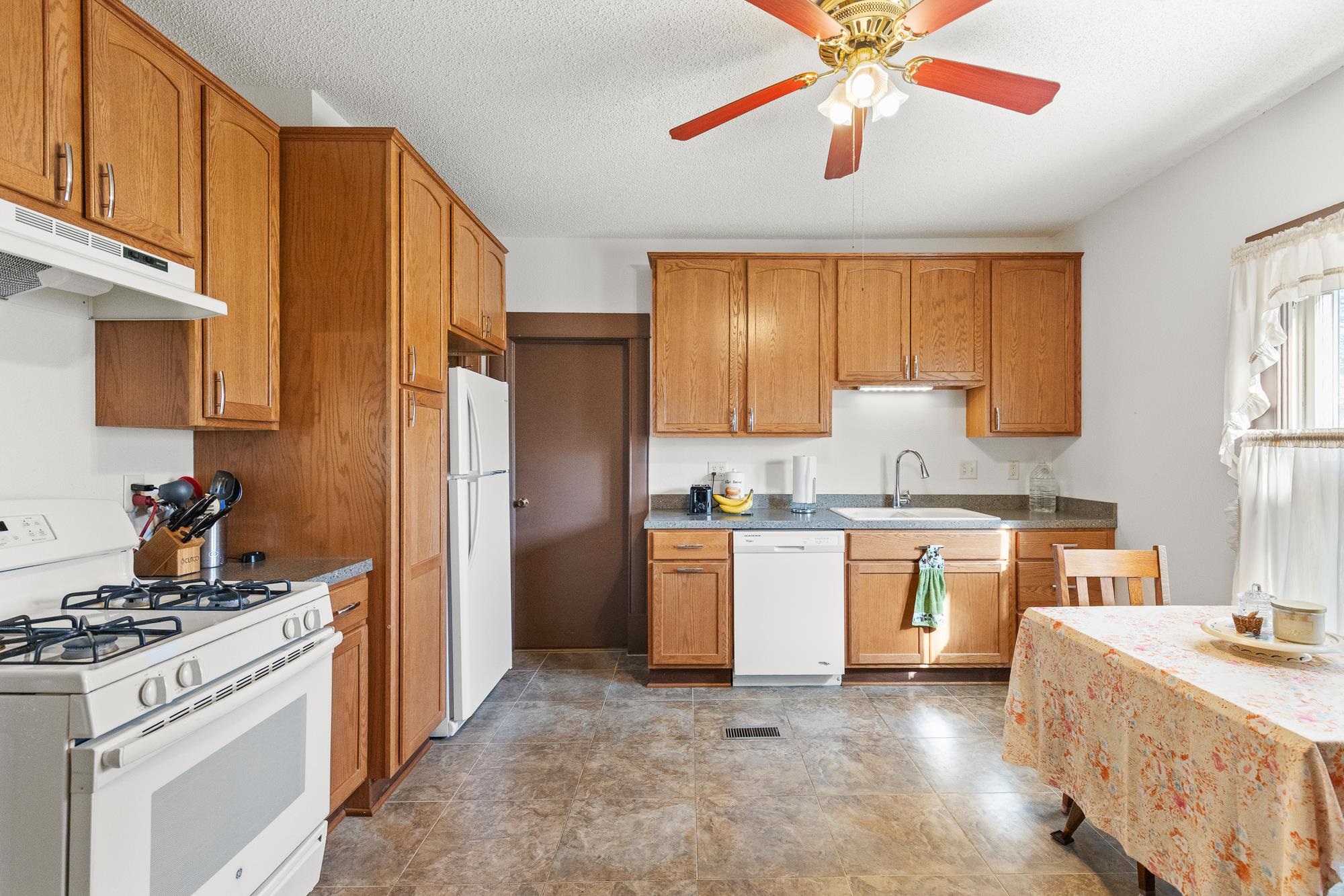 109 E 2nd Street Haven KS 67543