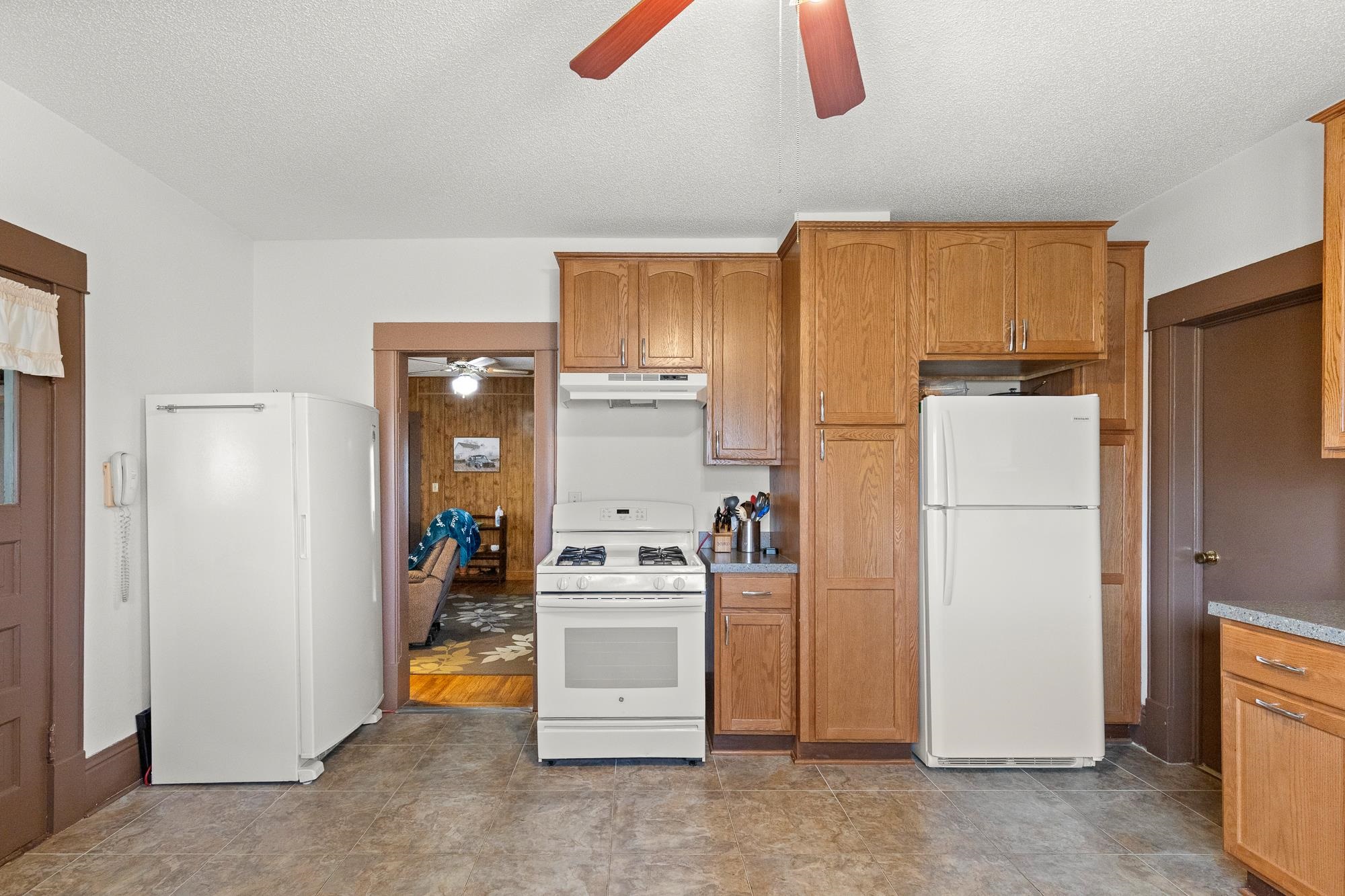 109 E 2nd Street Haven KS 67543