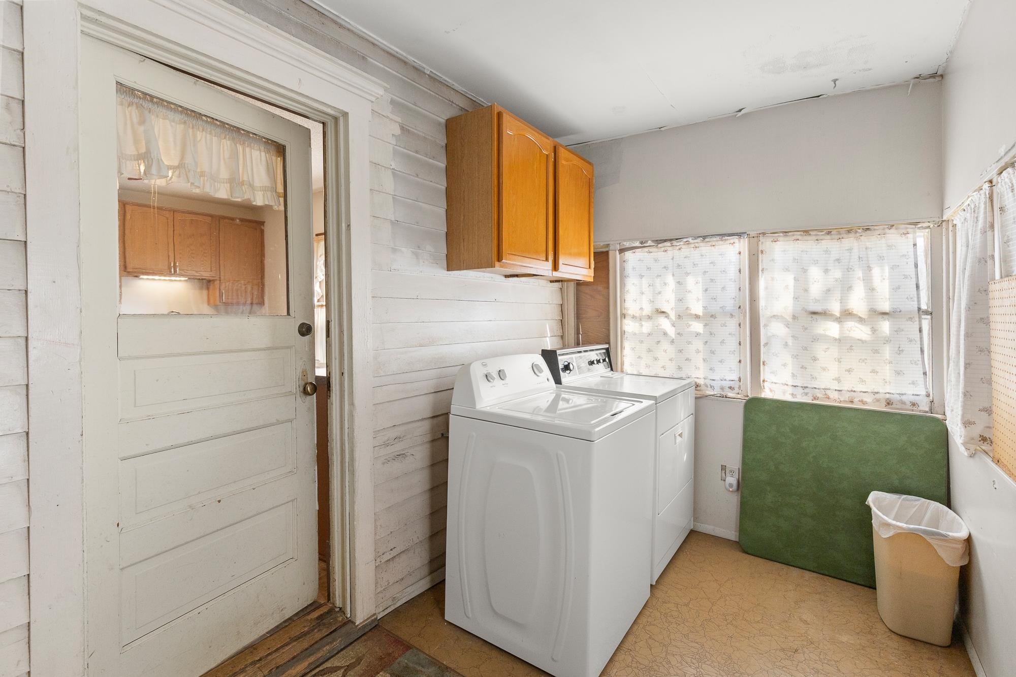 109 E 2nd Street Haven KS 67543