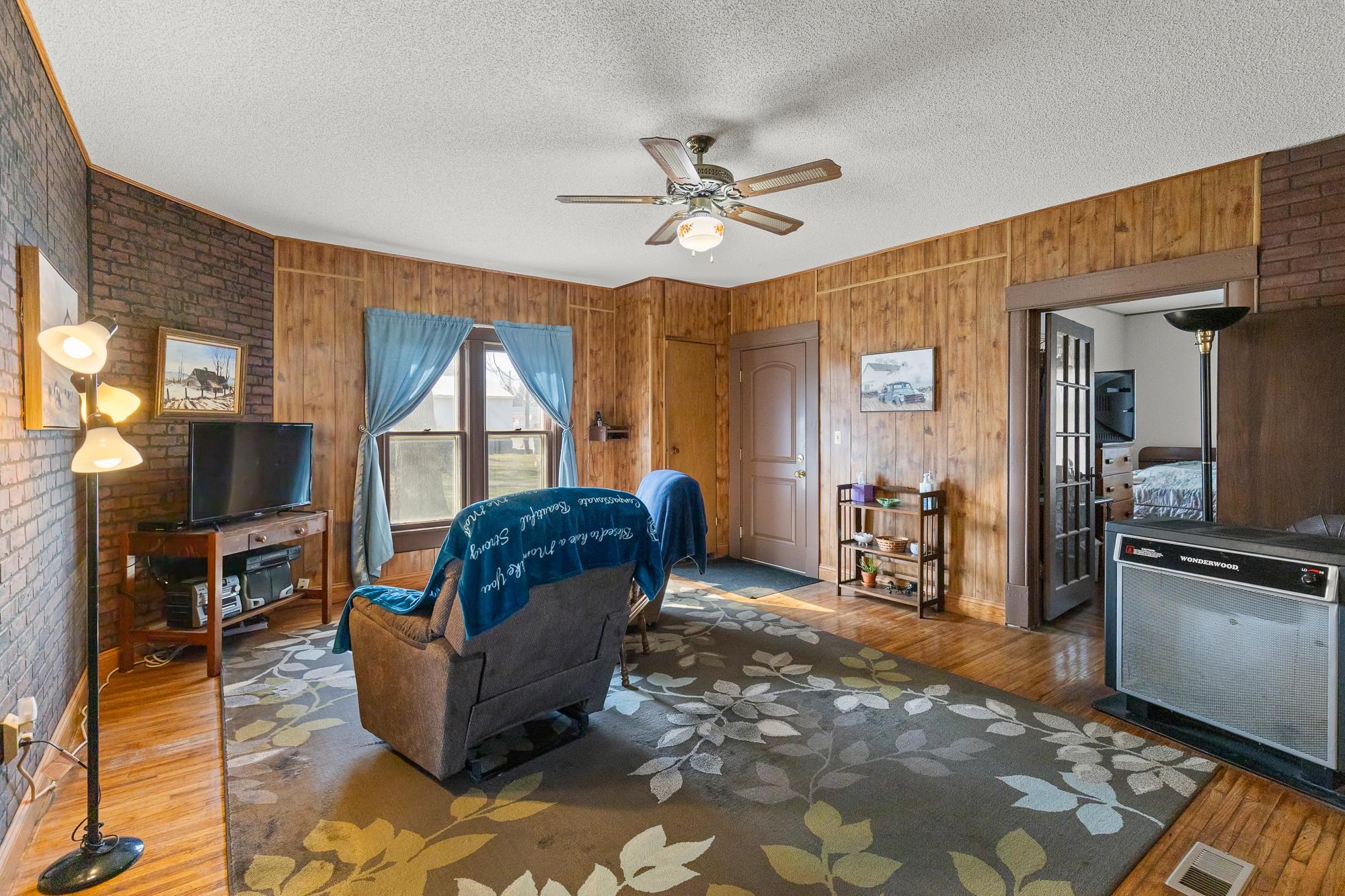 109 E 2nd Street Haven KS 67543