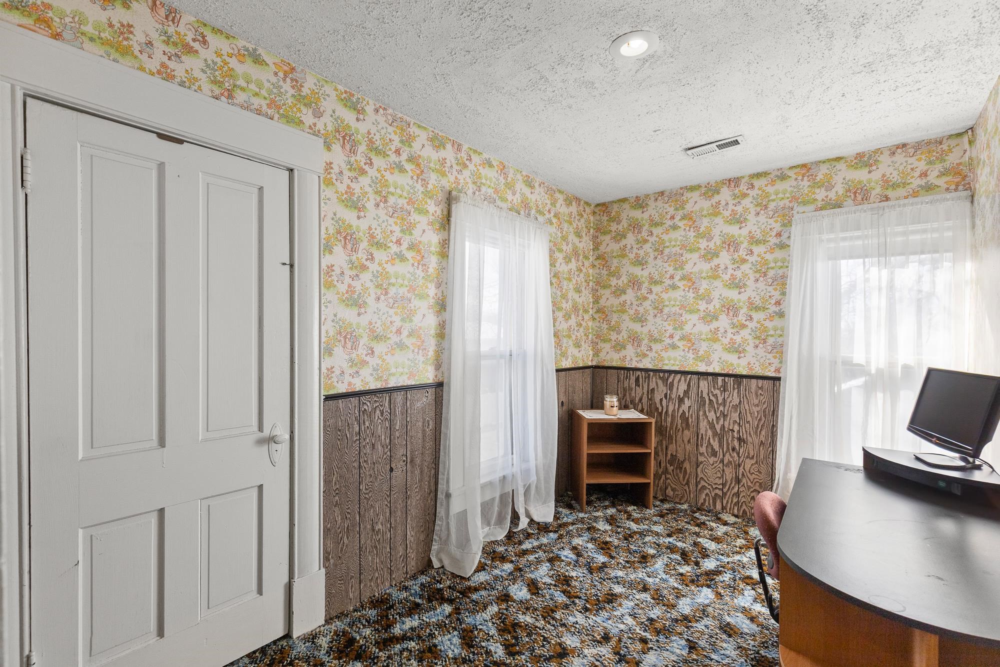 109 E 2nd Street Haven KS 67543