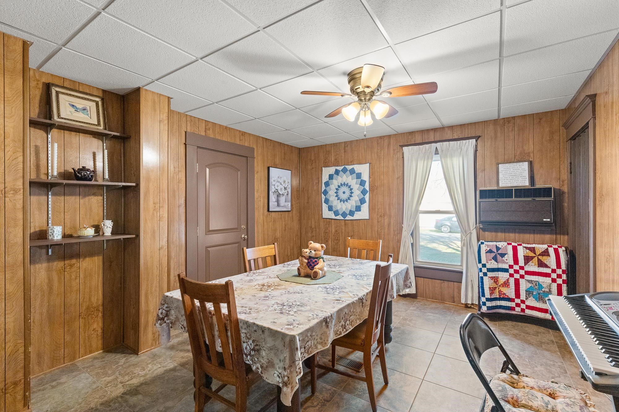 109 E 2nd Street Haven KS 67543