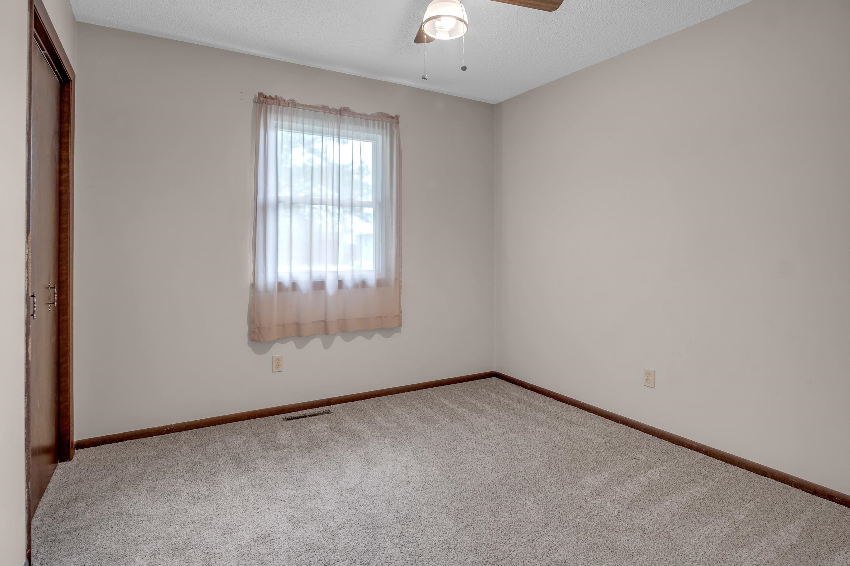 1604 Grandview Court Newton KS 67114