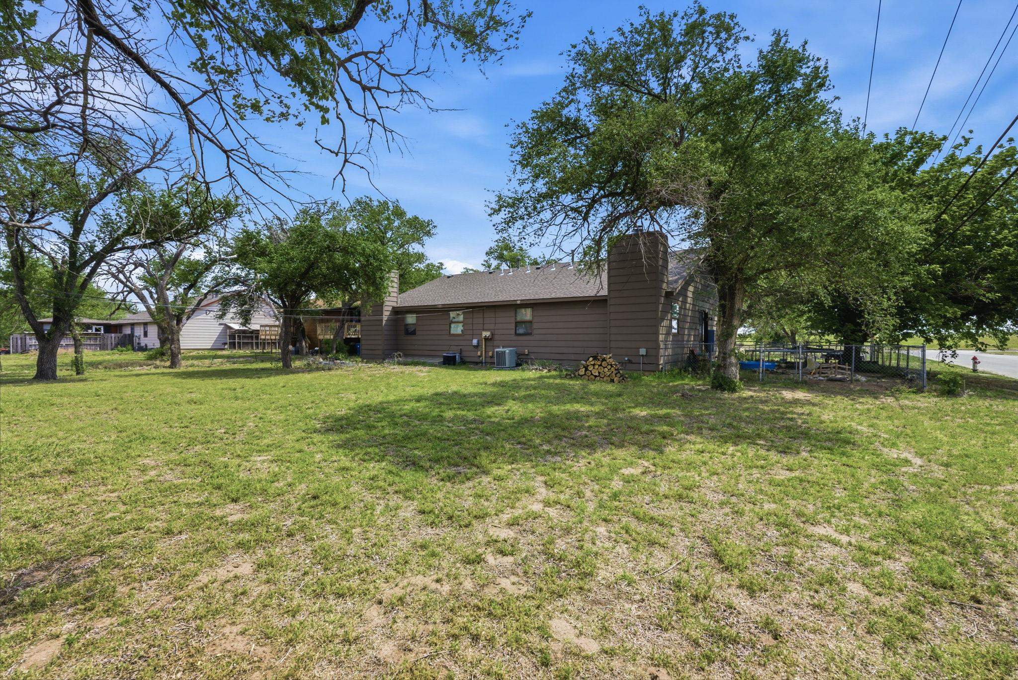 453 & 455 S Carlton Wichita KS 67209