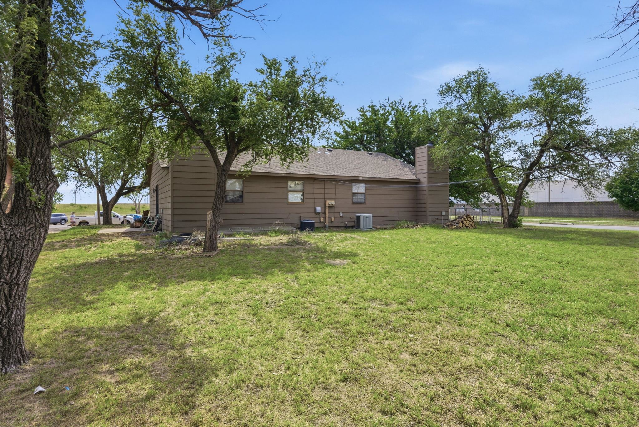 453 & 455 S Carlton Wichita KS 67209