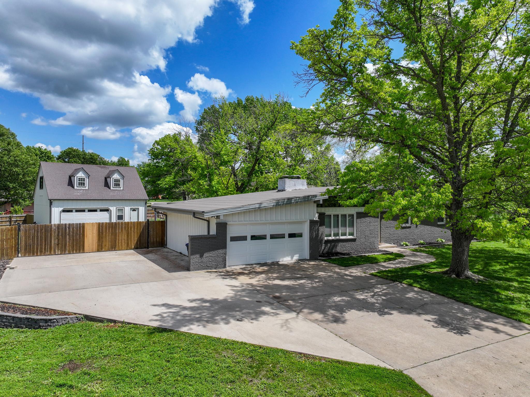 1844 N Chelsea Drive El Dorado KS 67042