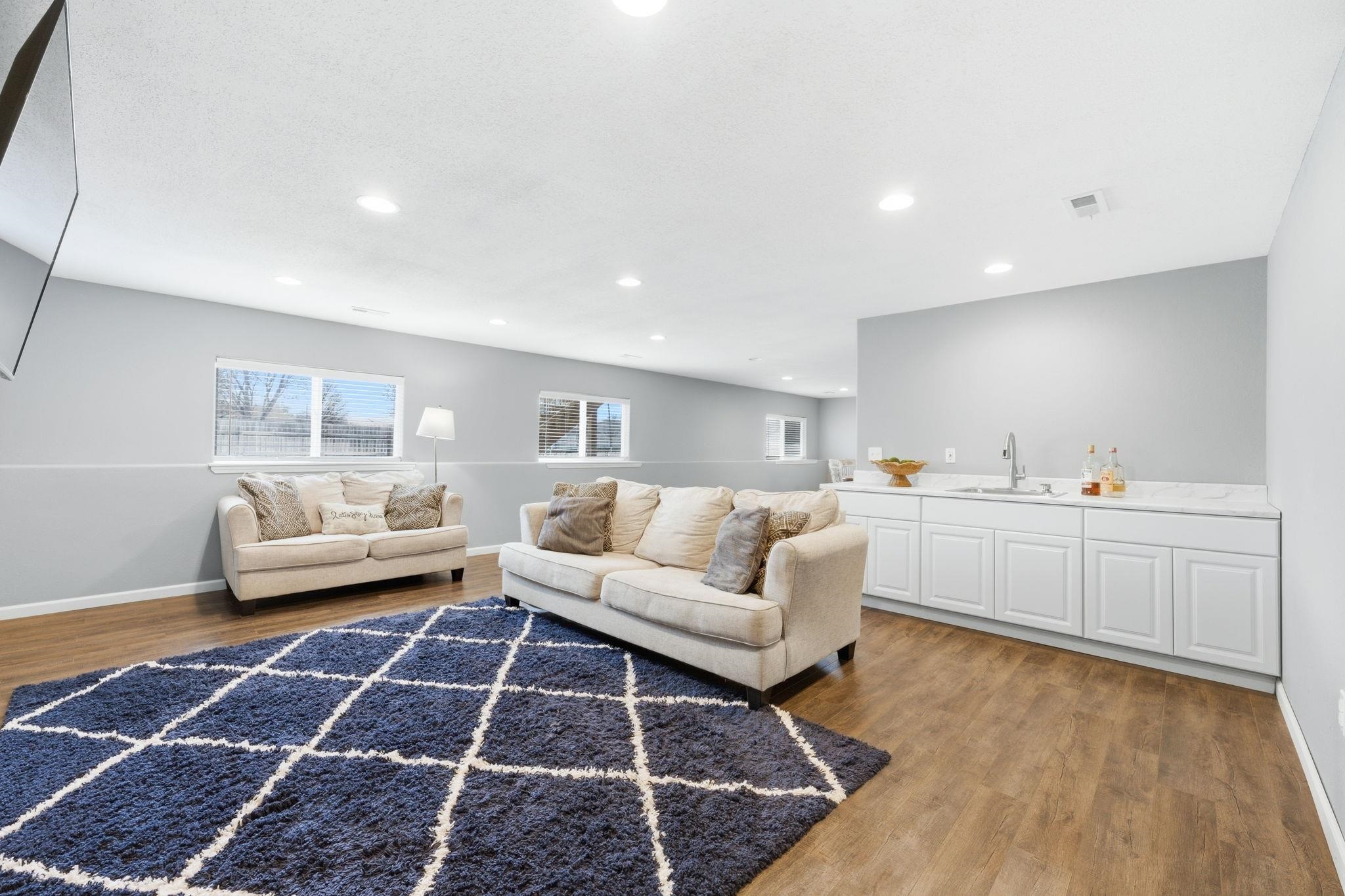 2402 S Fieldcrest Wichita KS 67215
