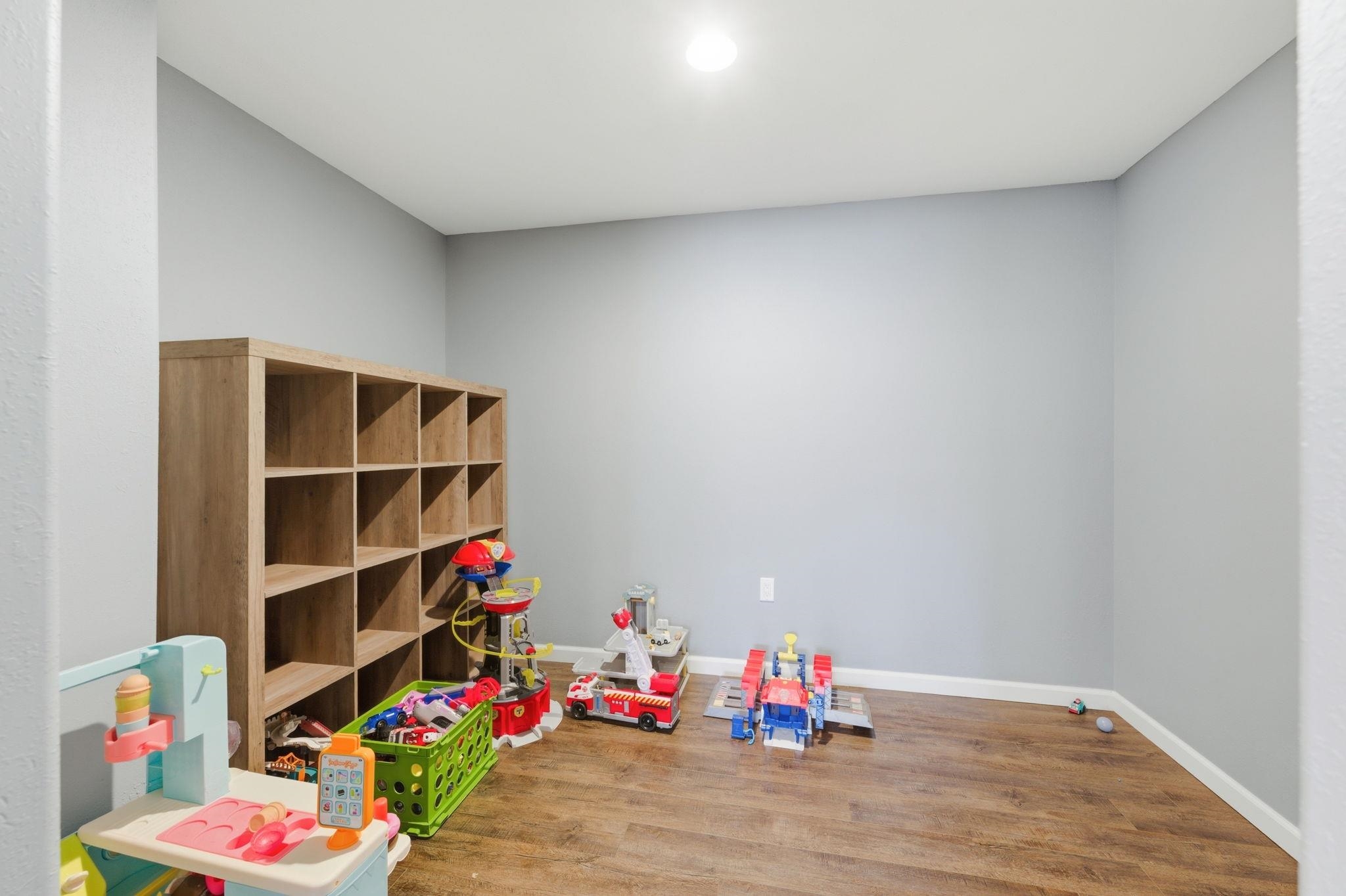 2402 S Fieldcrest Wichita KS 67215