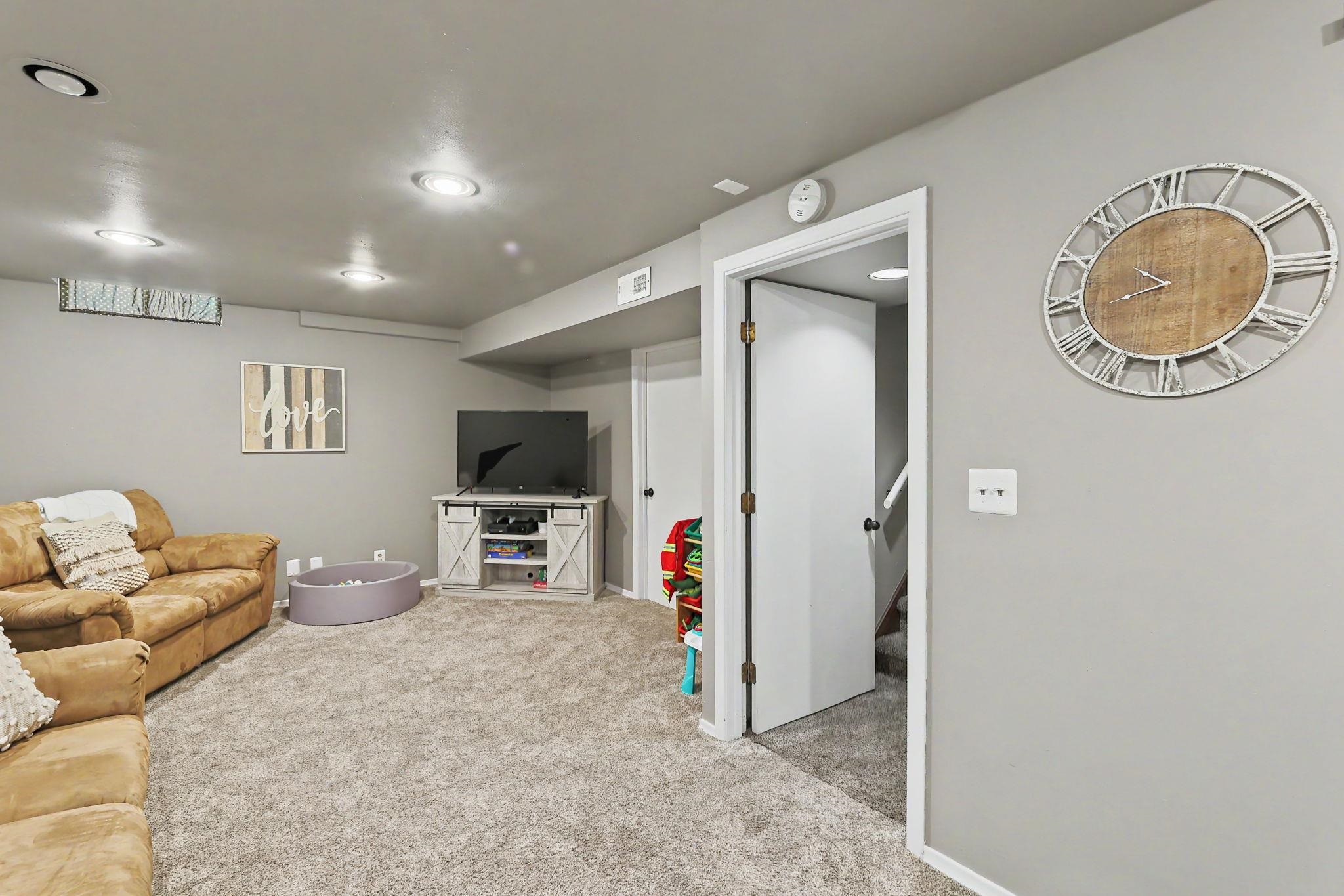 416 N Dexter Valley Center KS 67147