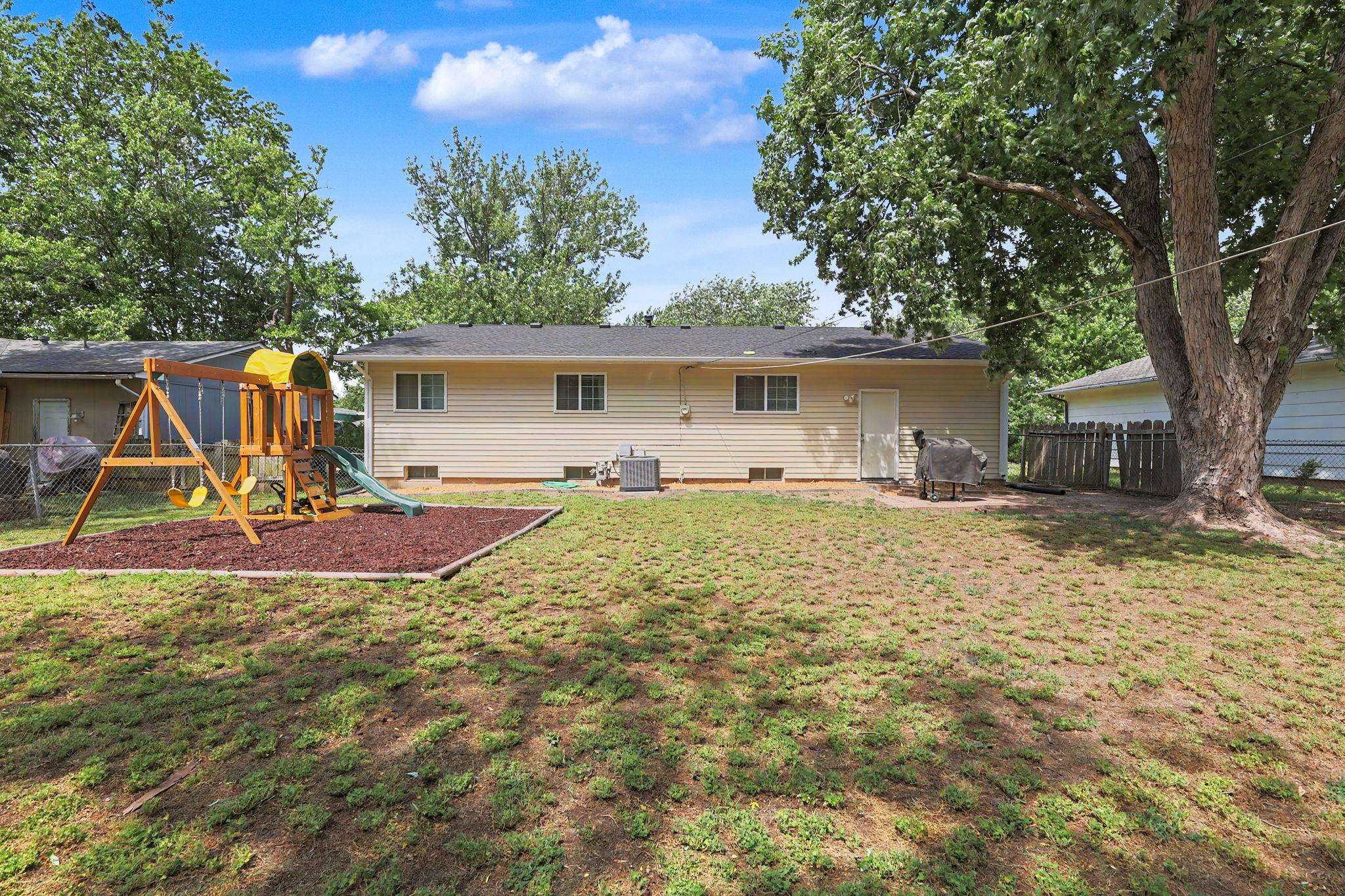 416 N Dexter Valley Center KS 67147