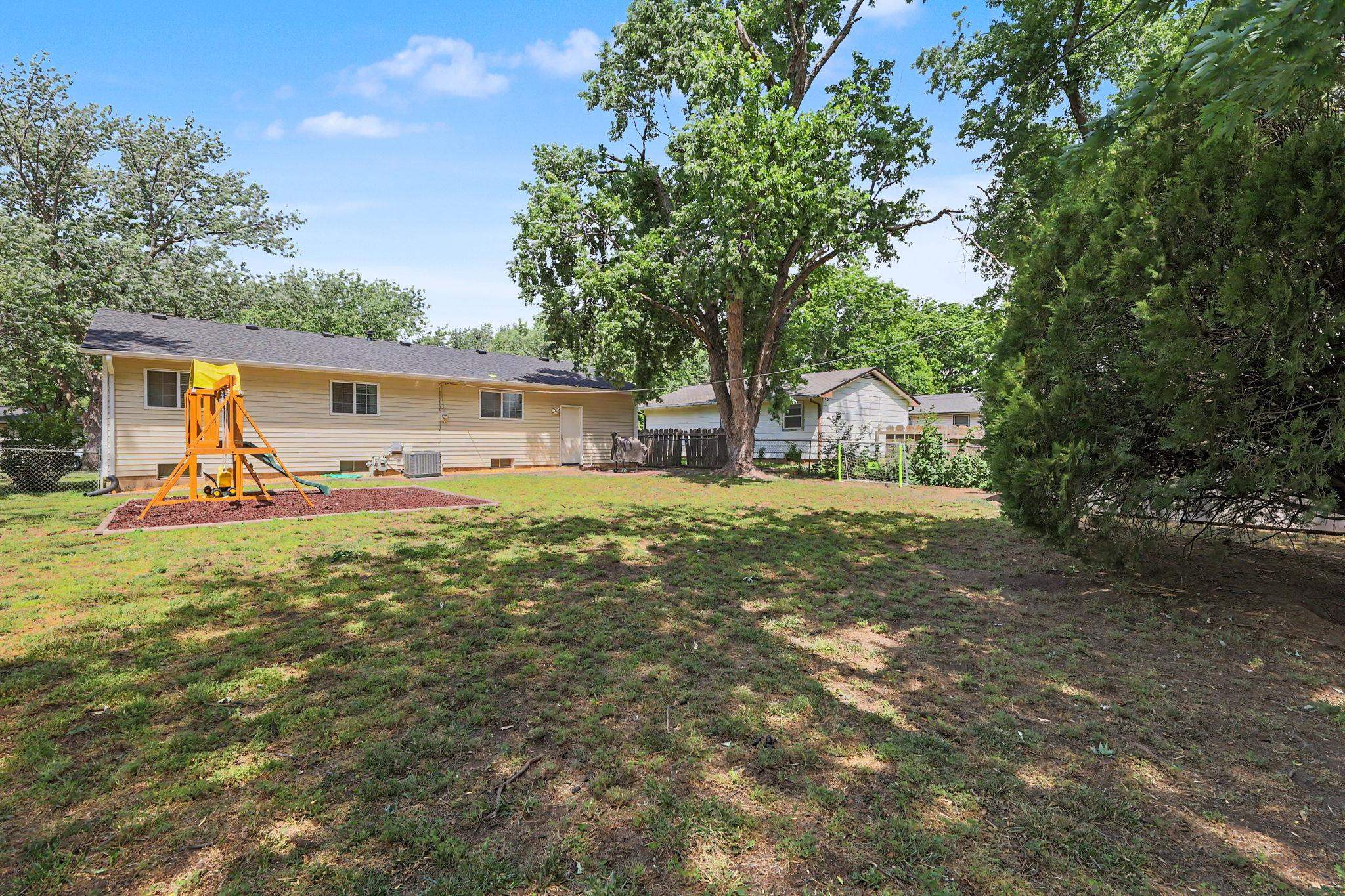 416 N Dexter Valley Center KS 67147