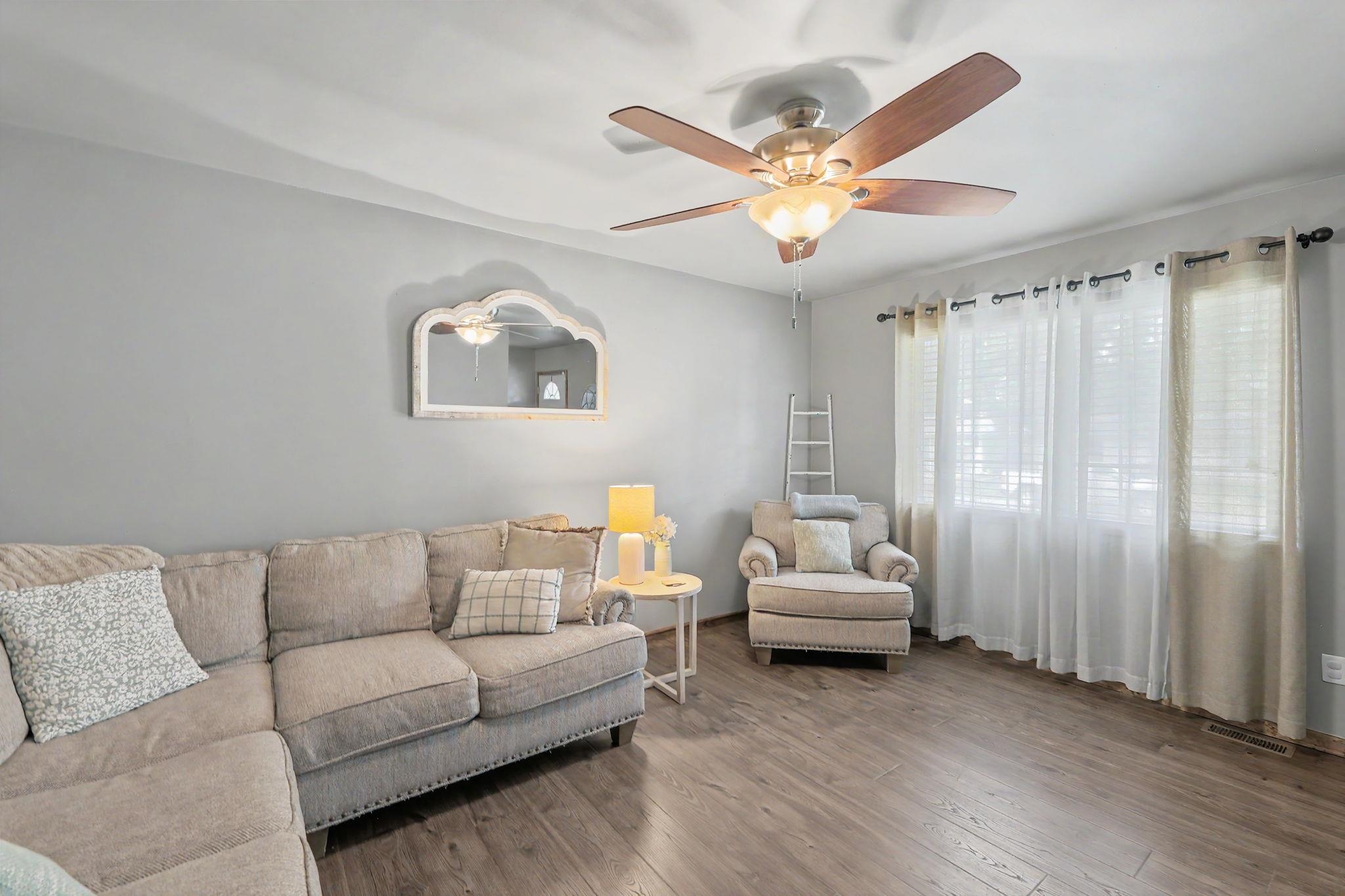 416 N Dexter Valley Center KS 67147