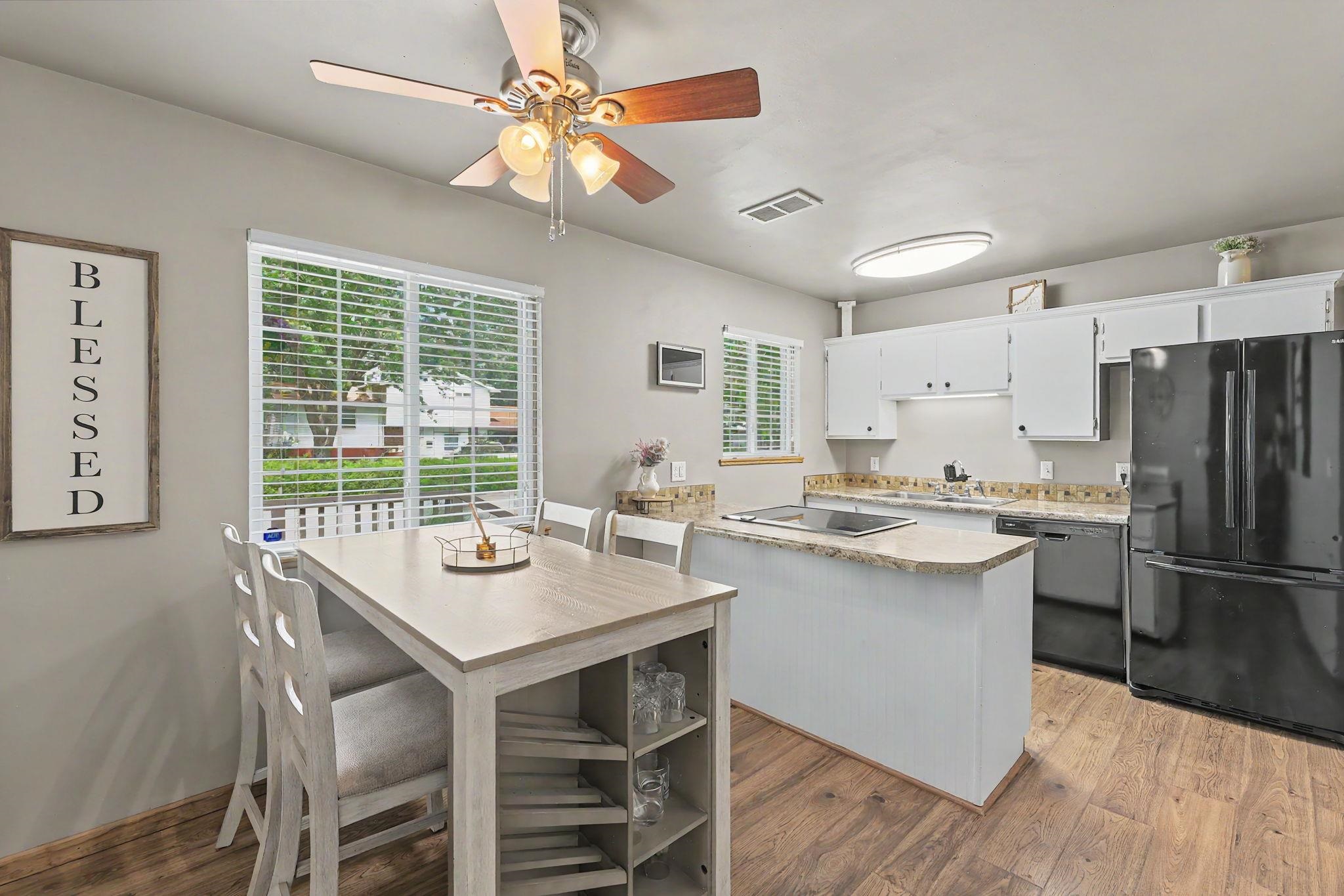 416 N Dexter Valley Center KS 67147